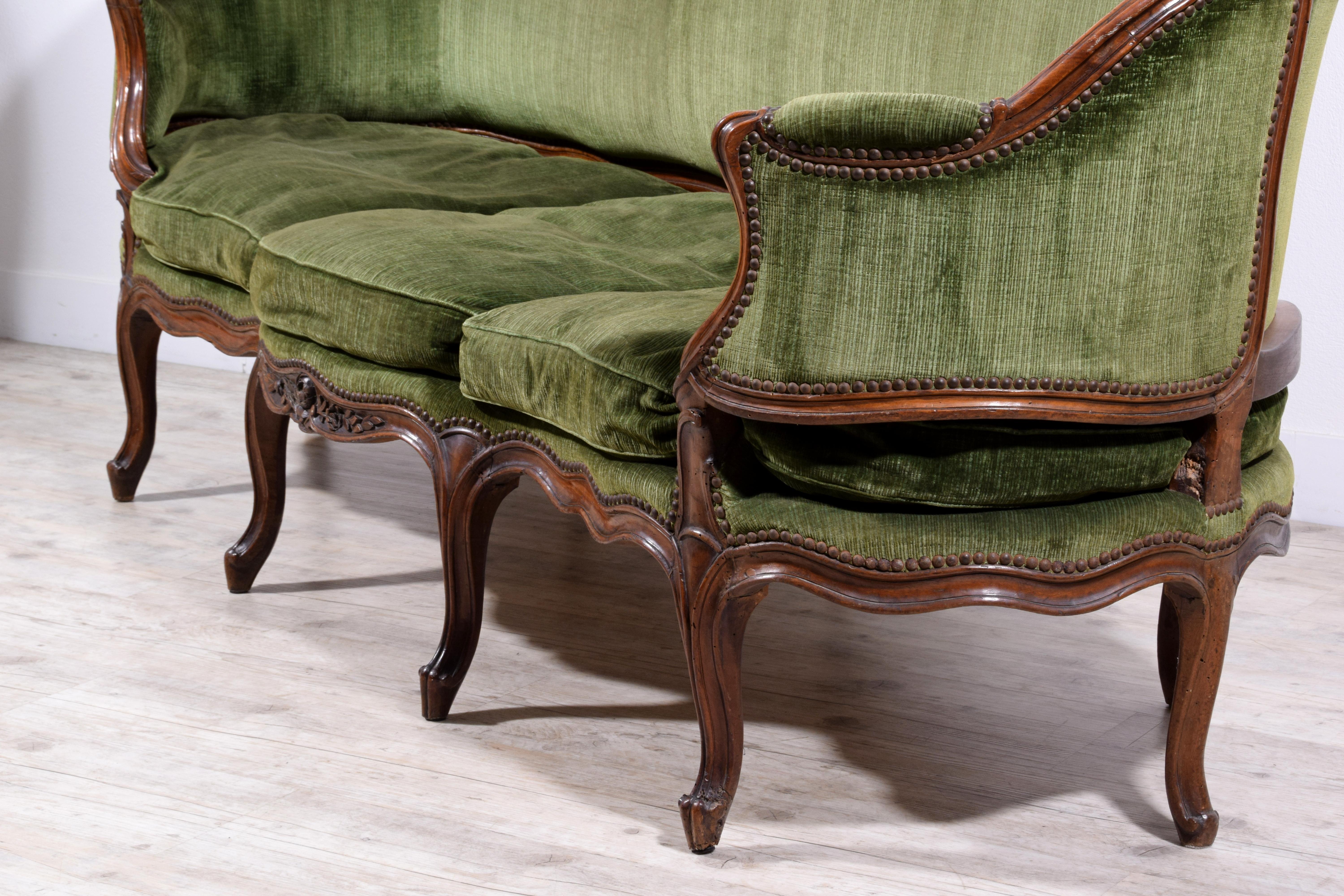 18th Century, Italian Rococo Carved Walnut Wood Corbeille Sofa For Sale 13