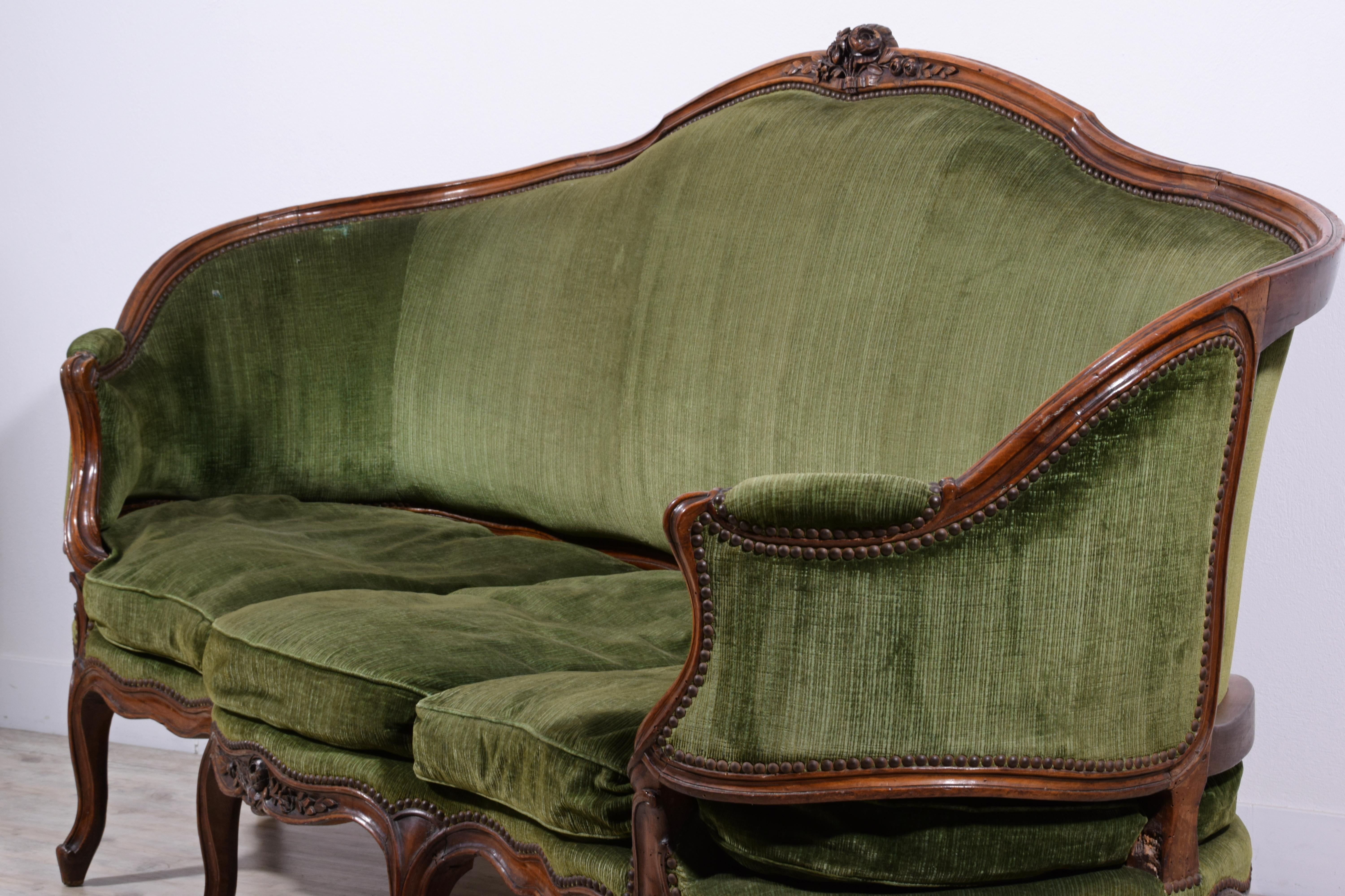 18th Century, Italian Rococo Carved Walnut Wood Corbeille Sofa For Sale 14