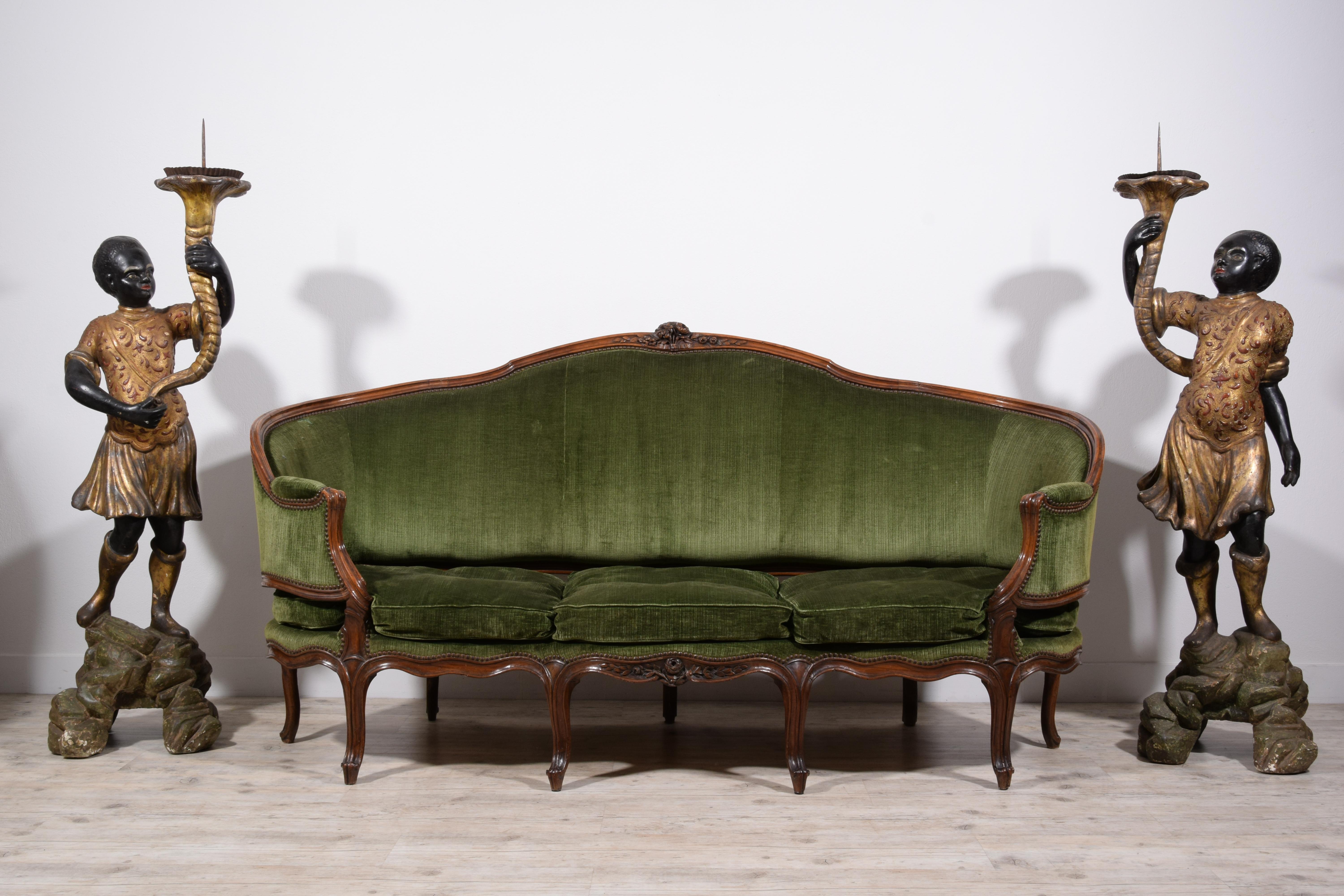 18th Century, Italian Rococo Carved Walnut Wood Corbeille Sofa For Sale 17