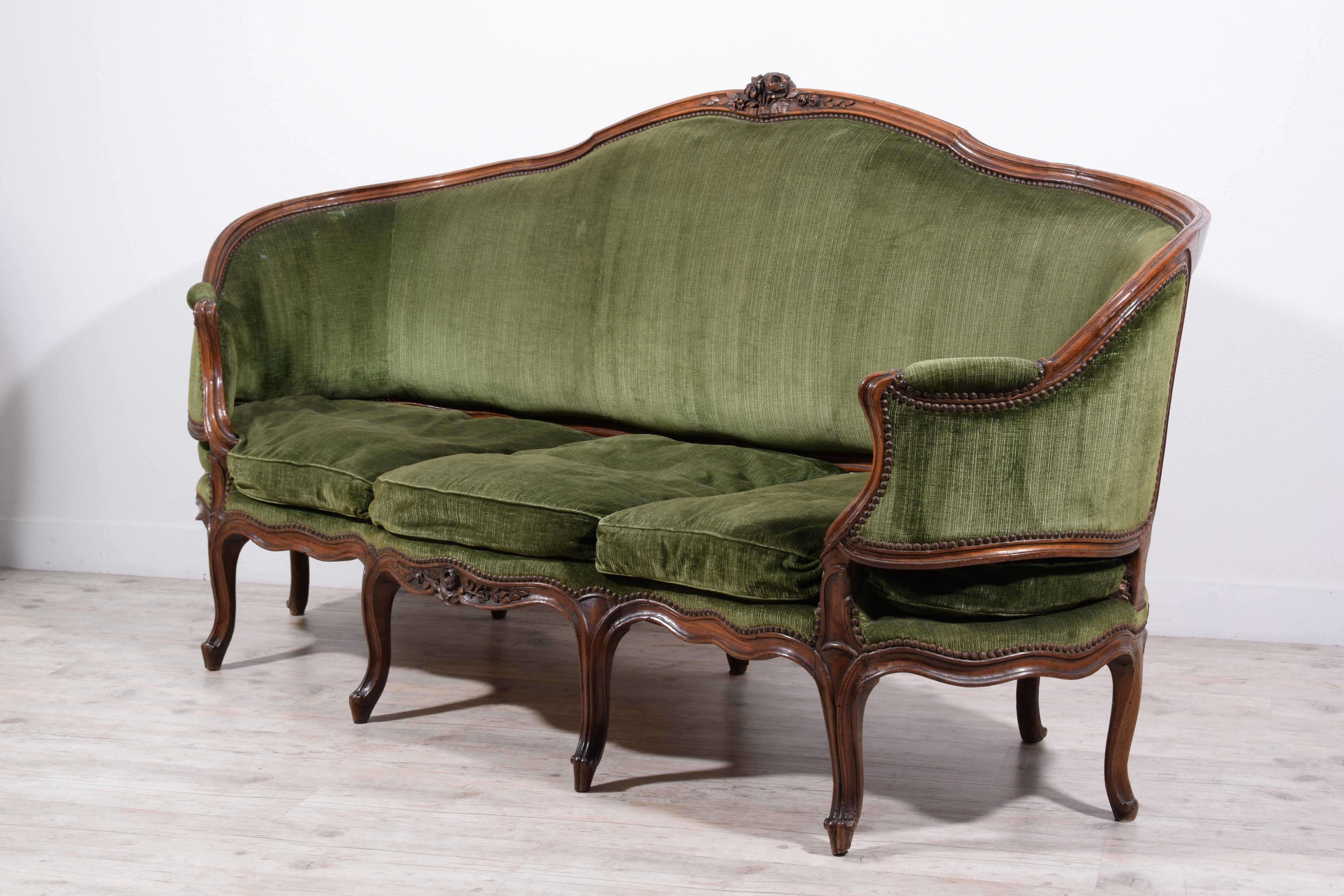 18th Century, Italian Rococo Carved Walnut Wood Corbeille Sofa For Sale 1