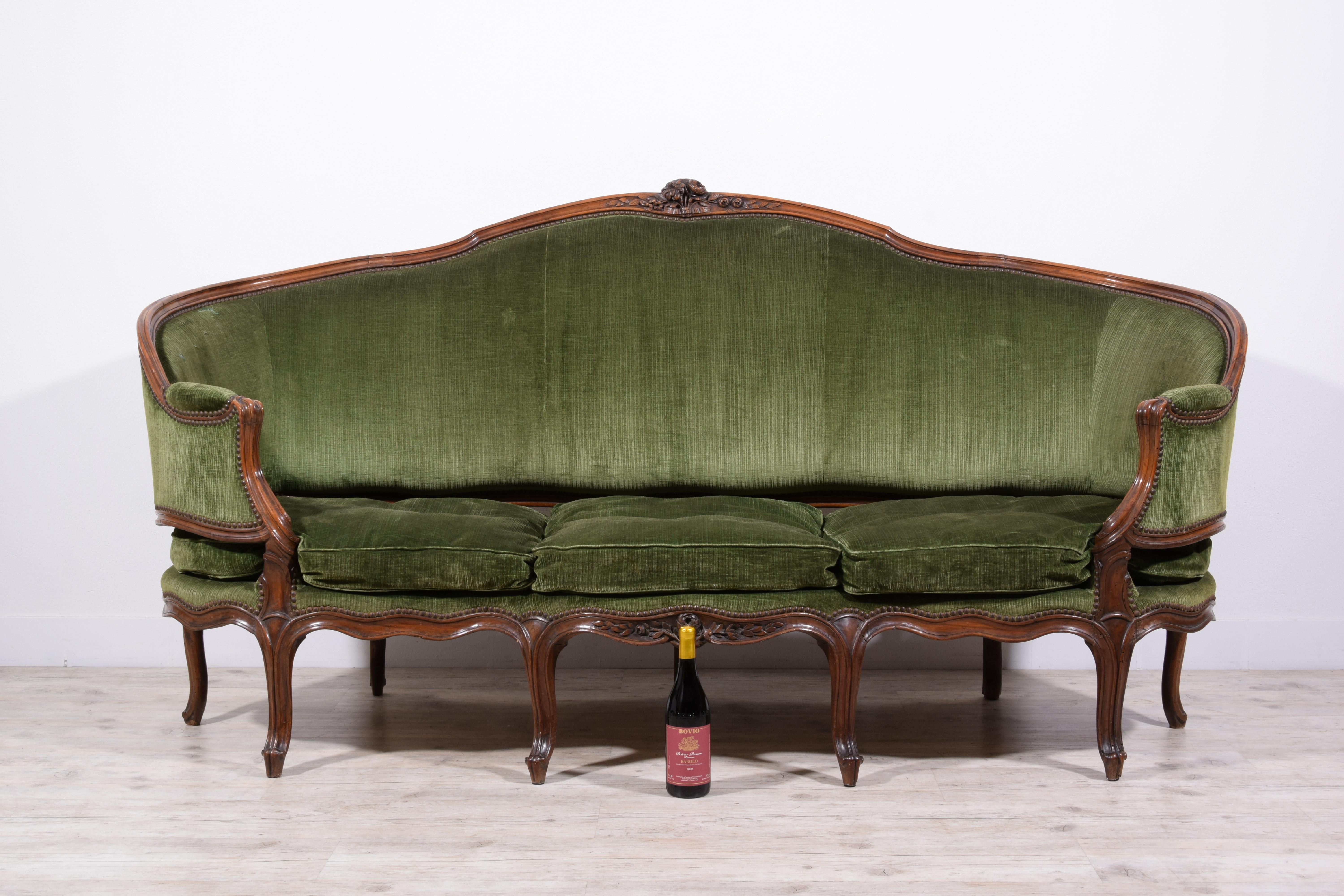 18th Century, Italian Rococo Carved Walnut Wood Corbeille Sofa For Sale 2