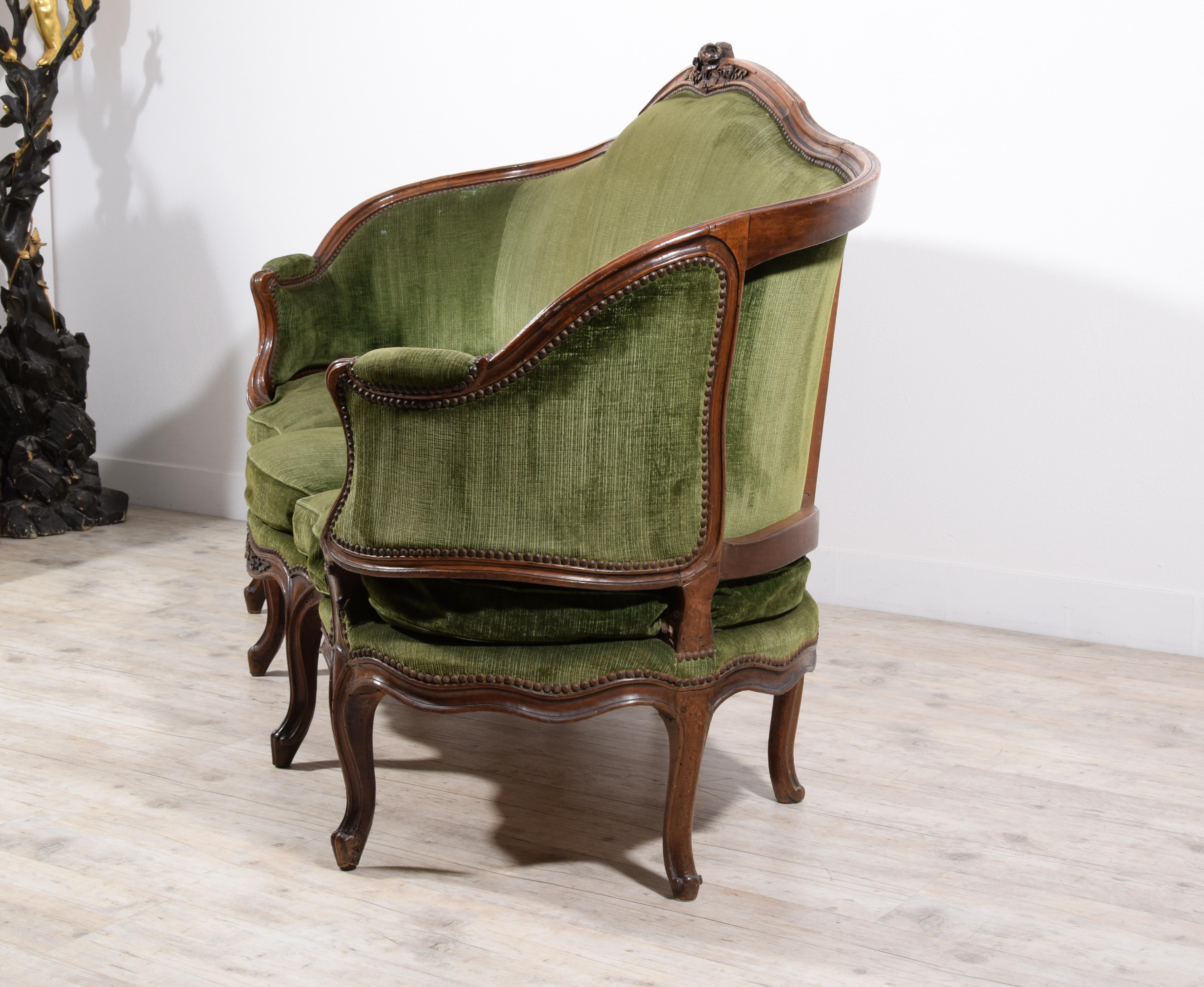 18th Century, Italian Rococo Carved Walnut Wood Corbeille Sofa For Sale 3