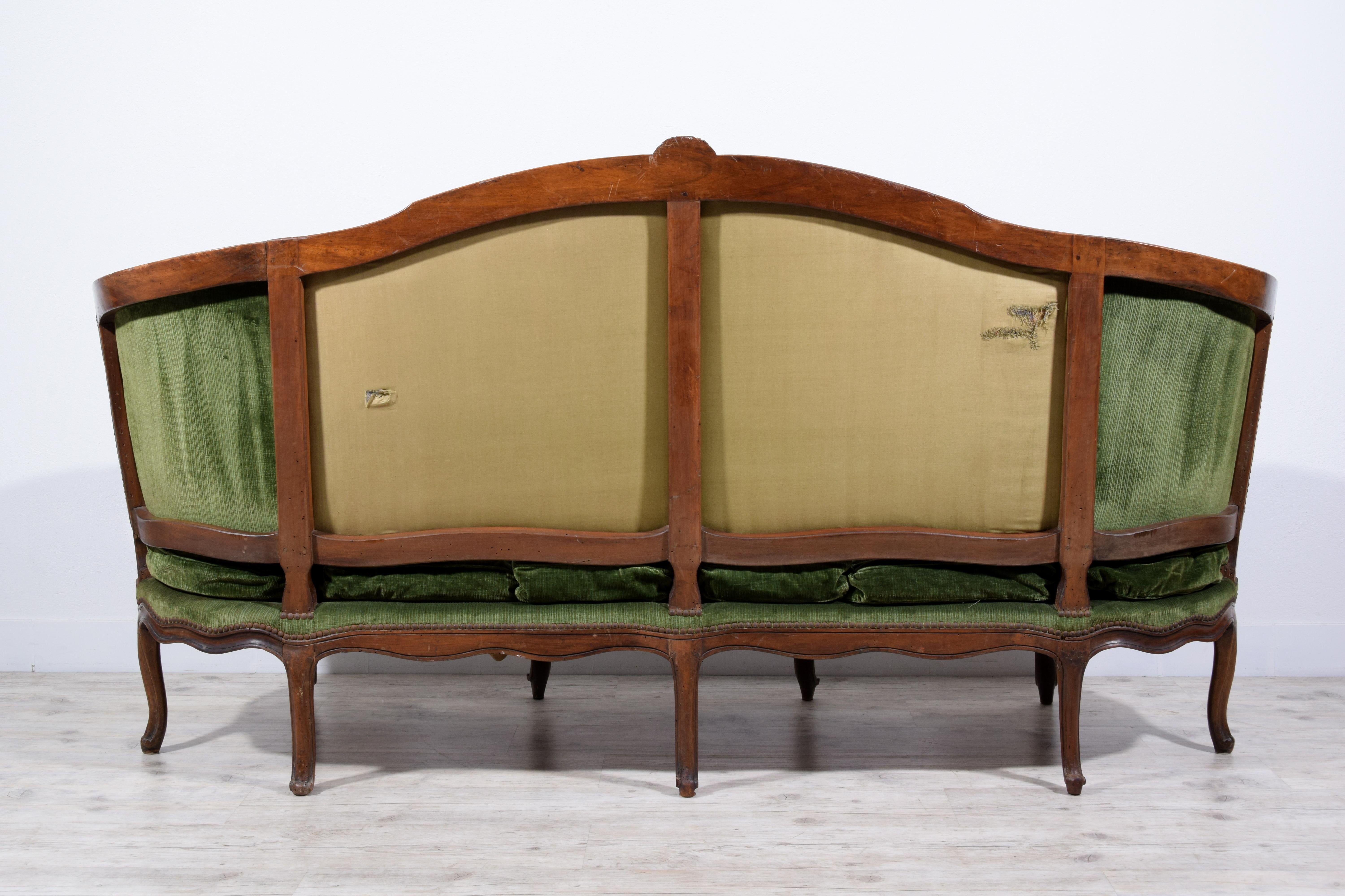 18th Century, Italian Rococo Carved Walnut Wood Corbeille Sofa For Sale 6
