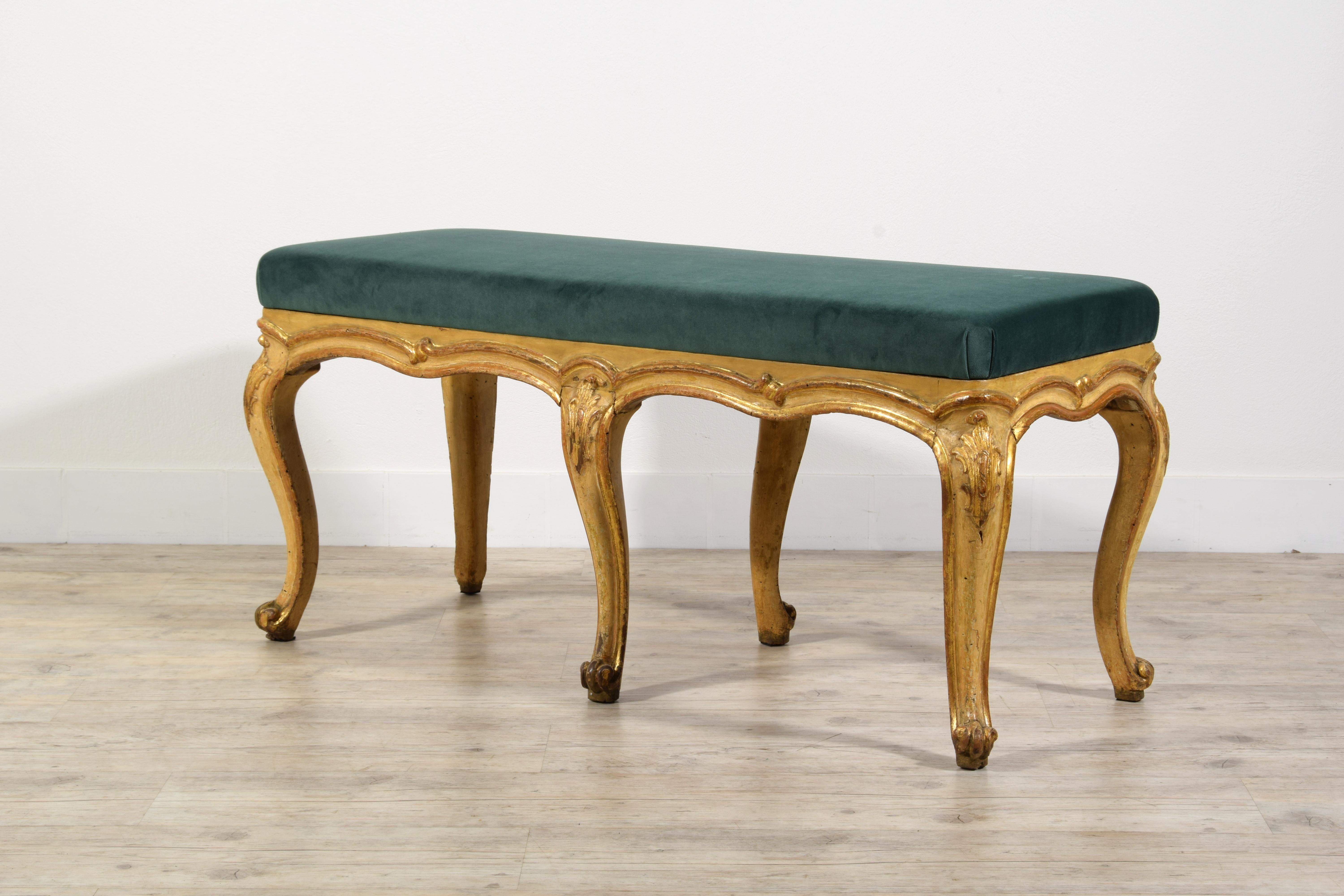 18th century, Italian Rococo Lacquered and Gilt Wood Bench  For Sale 8