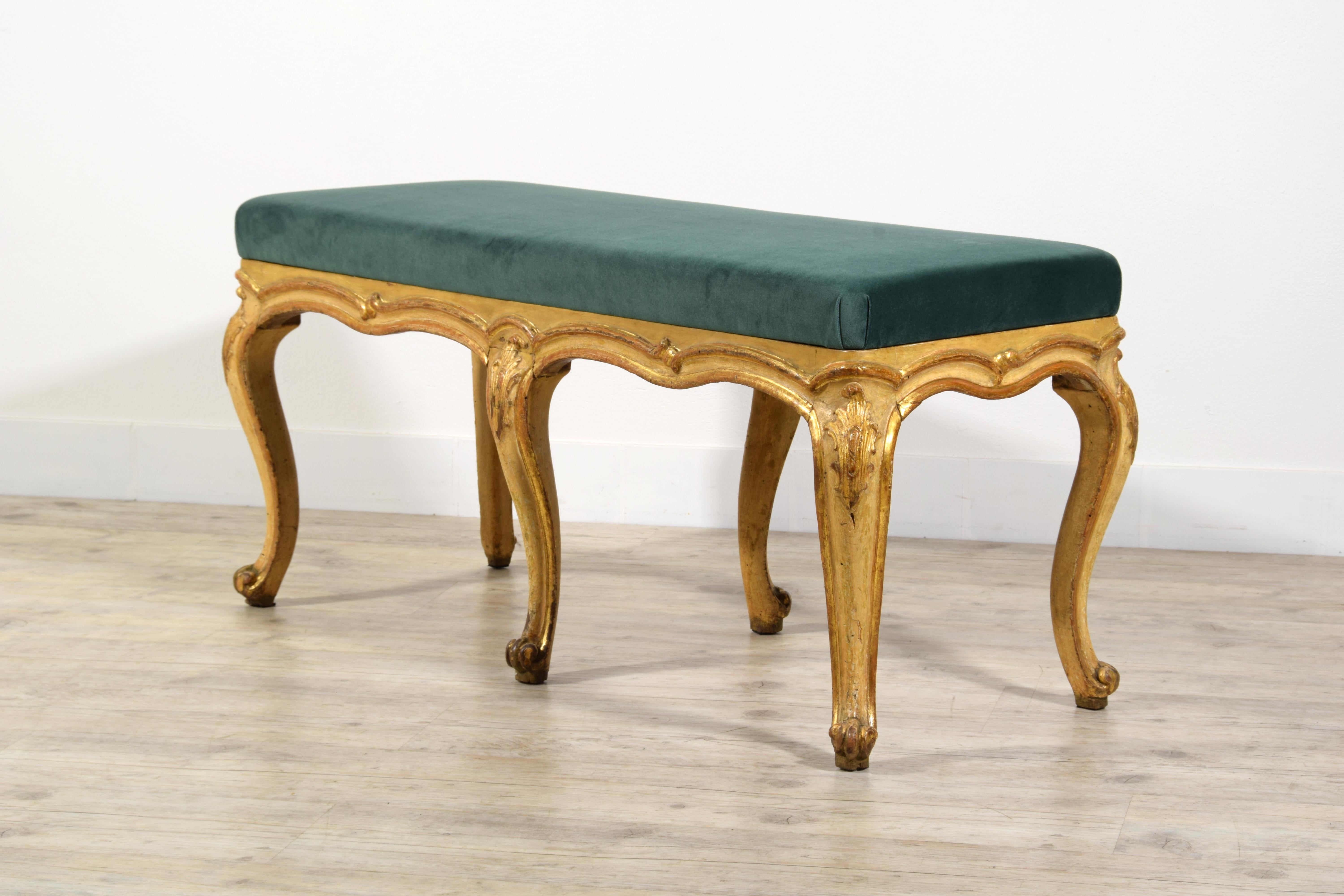 18th century, Italian Rococo Lacquered and Gilt Wood Bench  For Sale 9