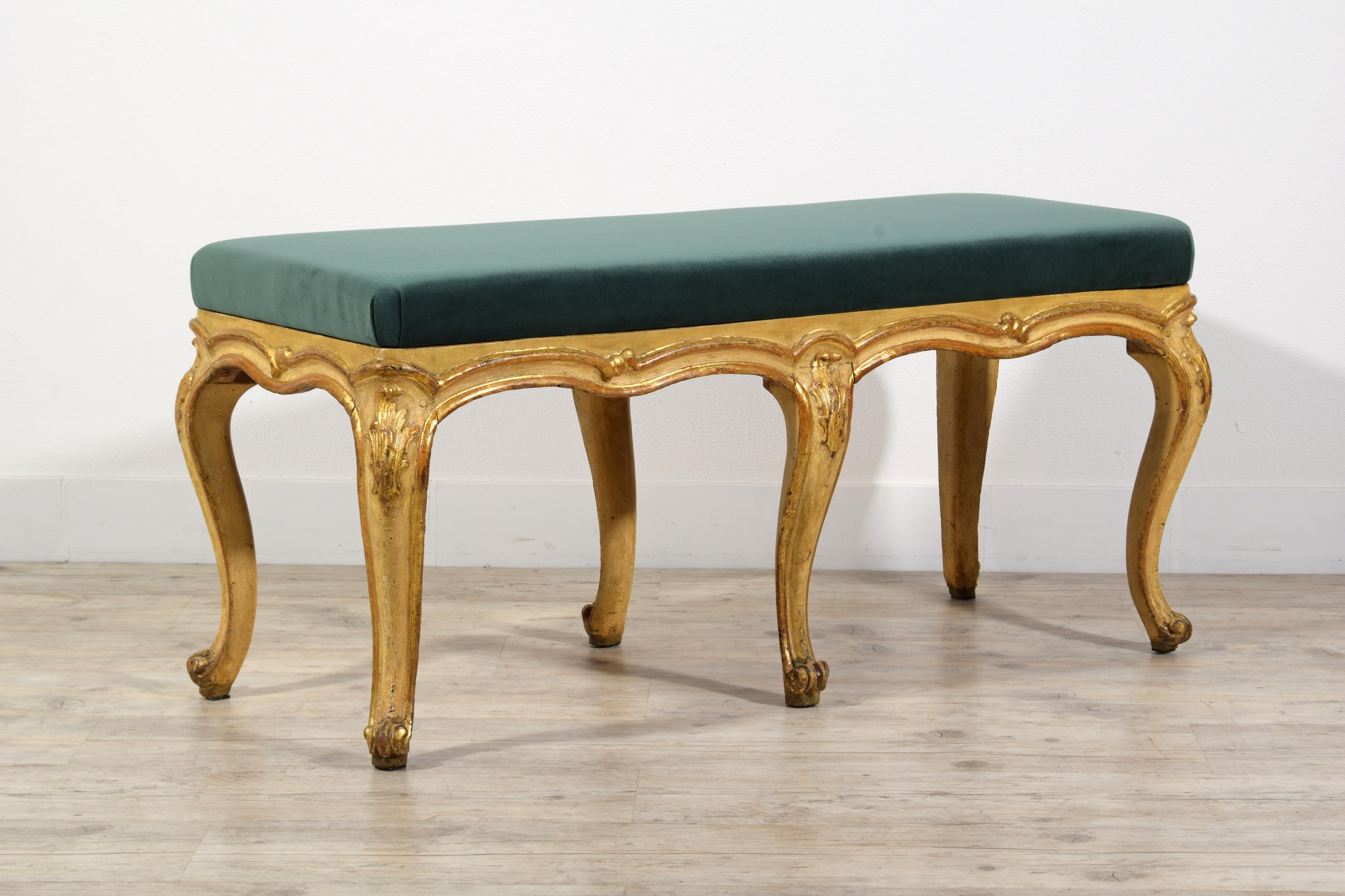 18th century, Italian Rococo Lacquered and Gilt Wood Bench  For Sale 4