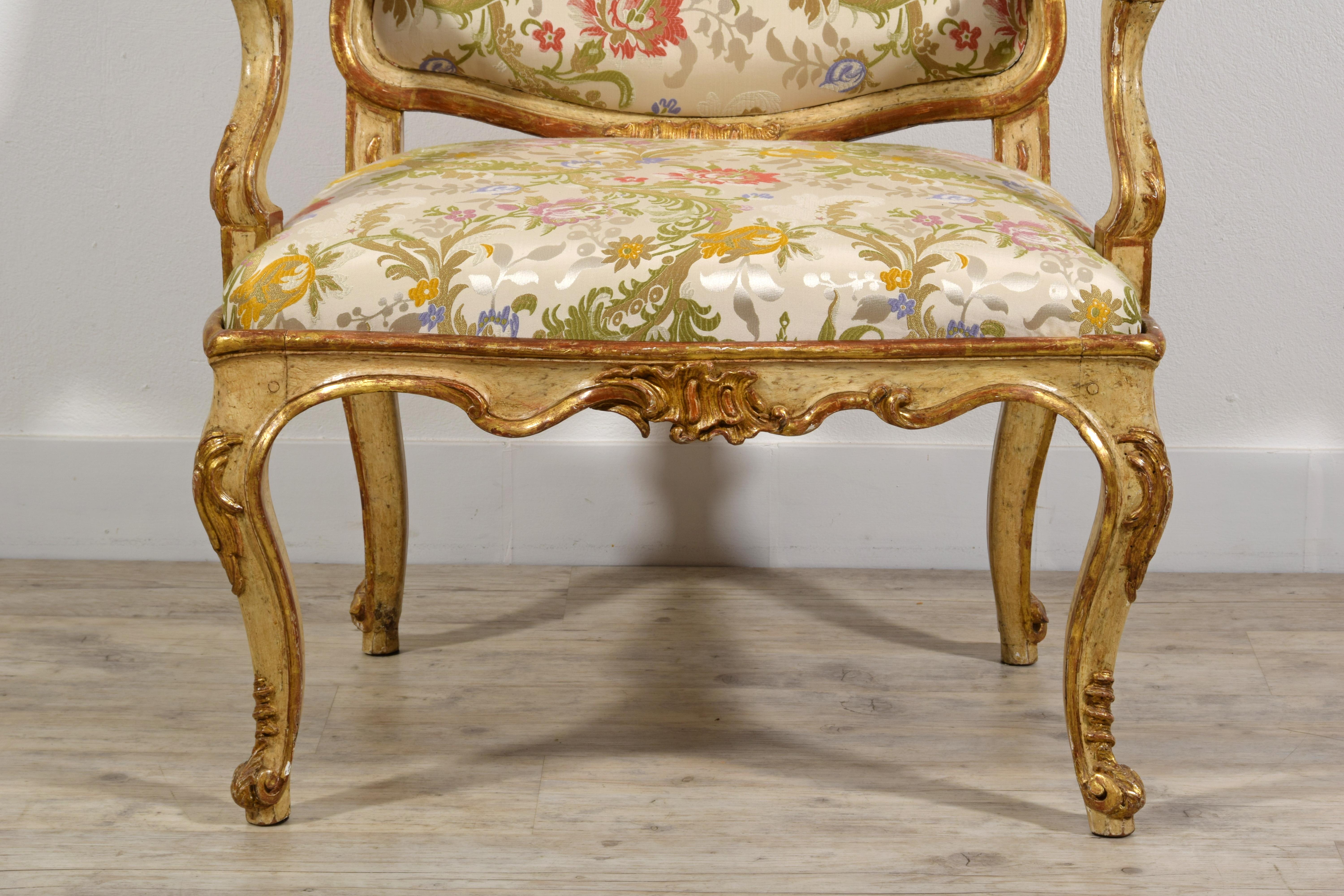 18th century, Italian Rococo Lacquered and Giltwood Armchairs  For Sale 8