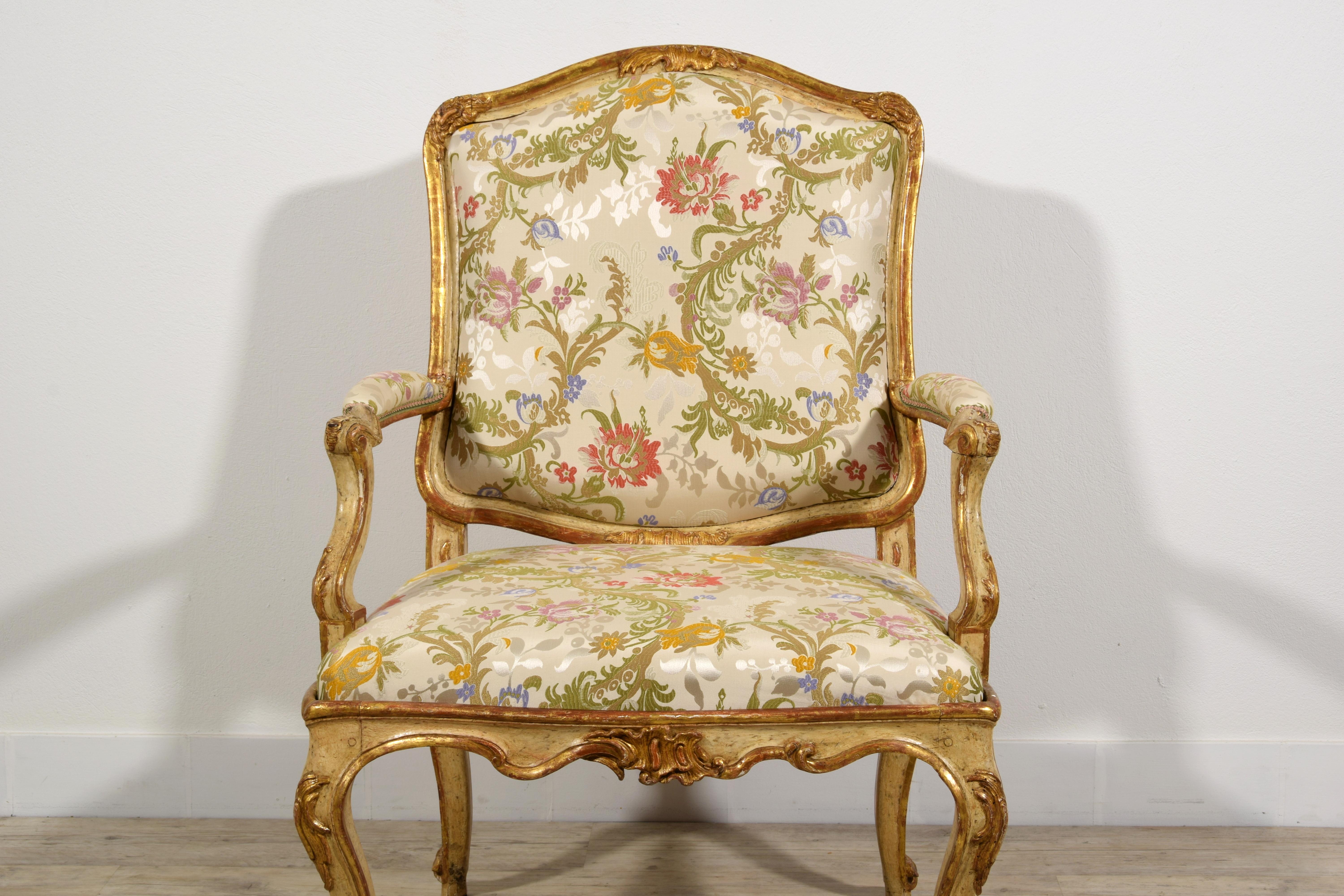 18th century, Italian Rococo Lacquered and Giltwood Armchairs  For Sale 9