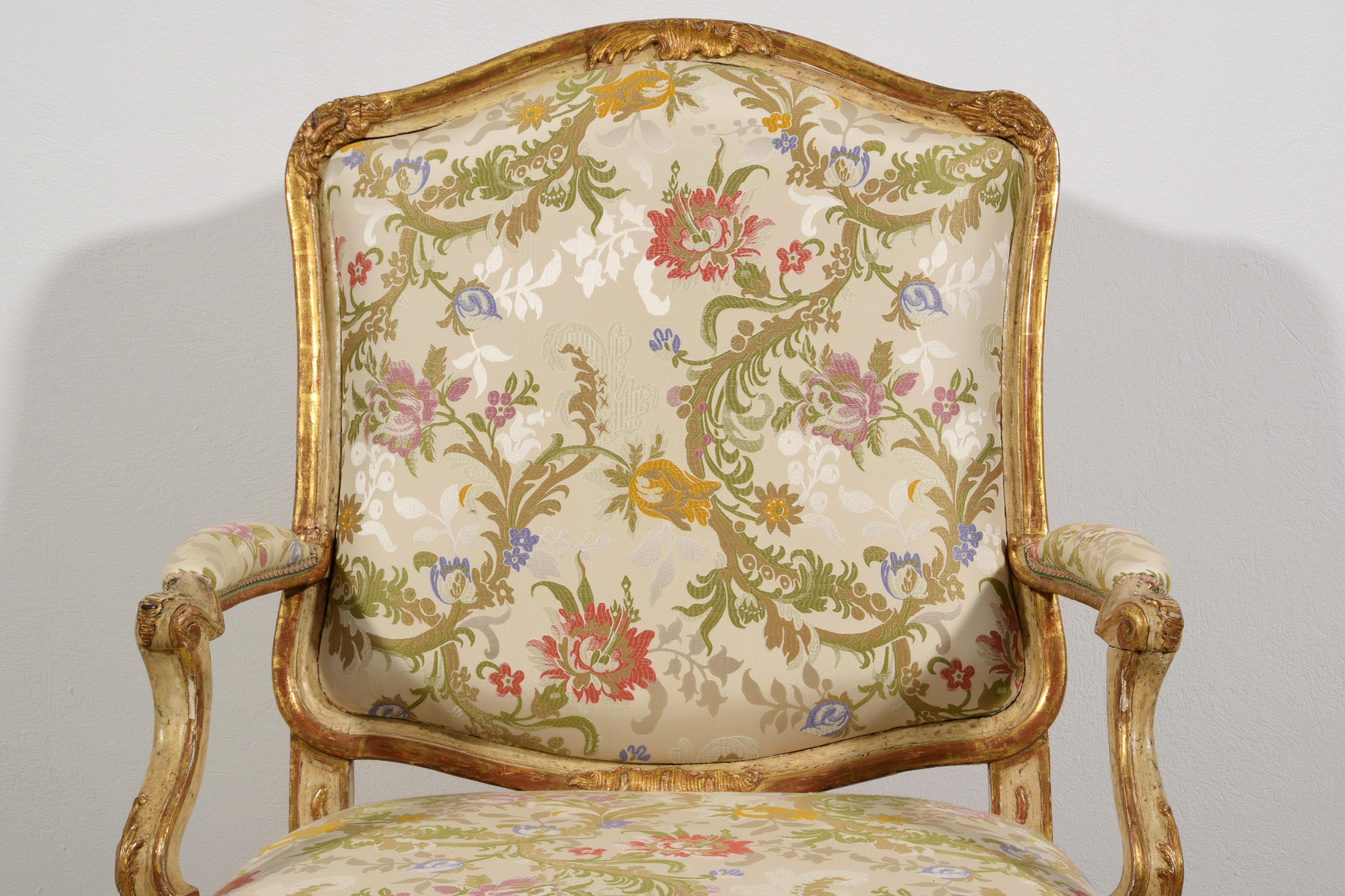 18th century, Italian Rococo Lacquered and Giltwood Armchairs  For Sale 10