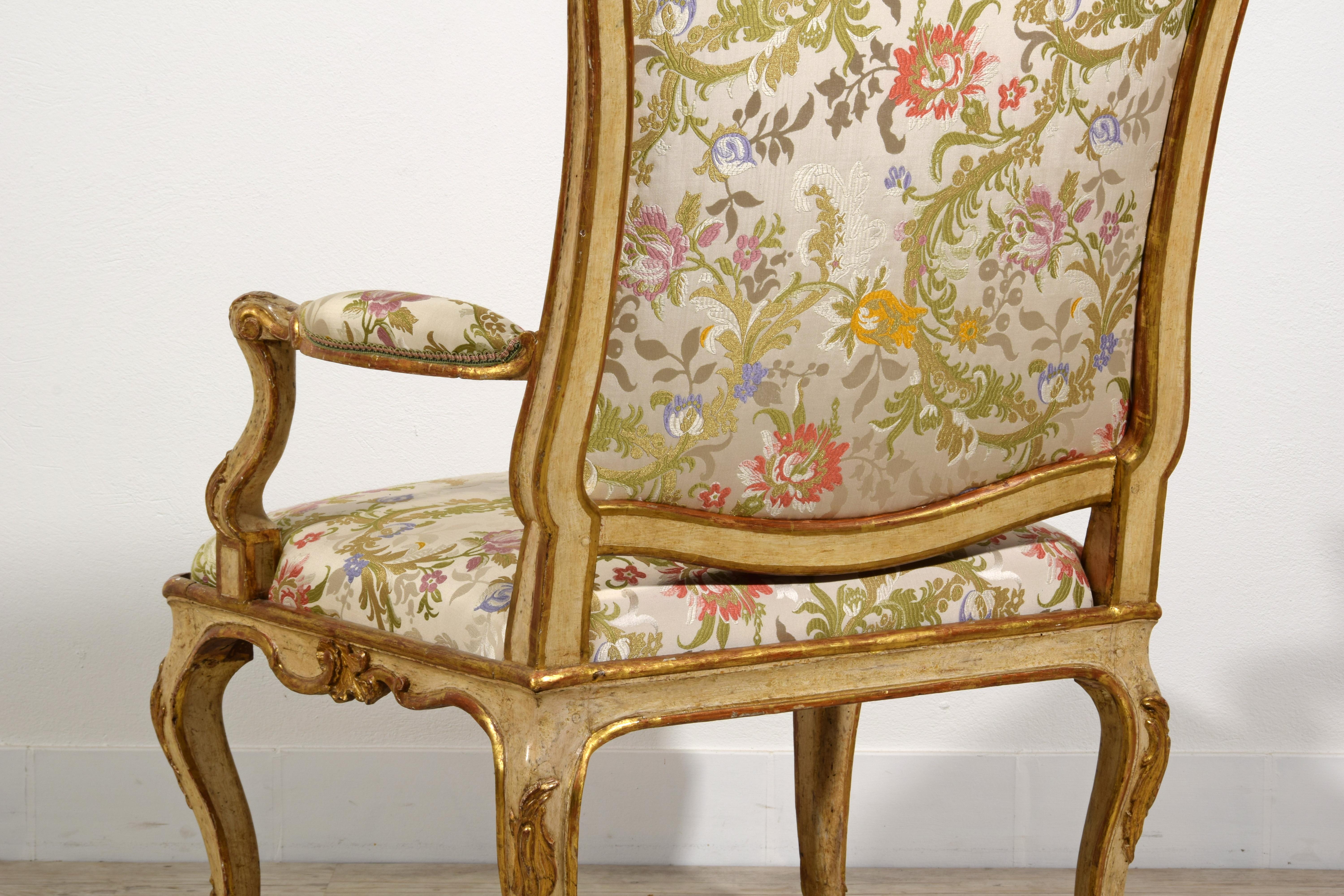 18th century, Italian Rococo Lacquered and Giltwood Armchairs  For Sale 14