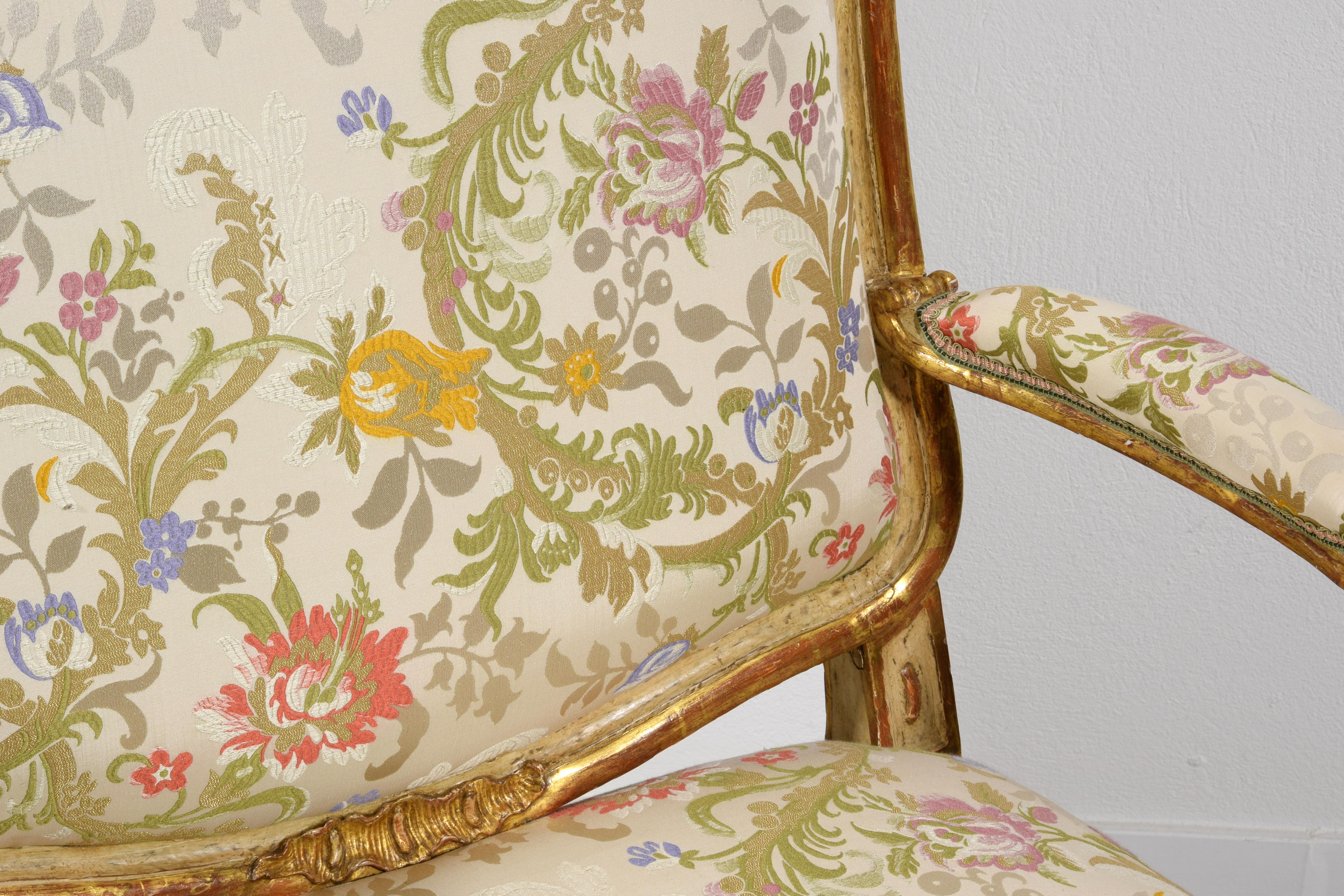 18th century, Italian Rococo Lacquered and Giltwood Armchairs  For Sale 15