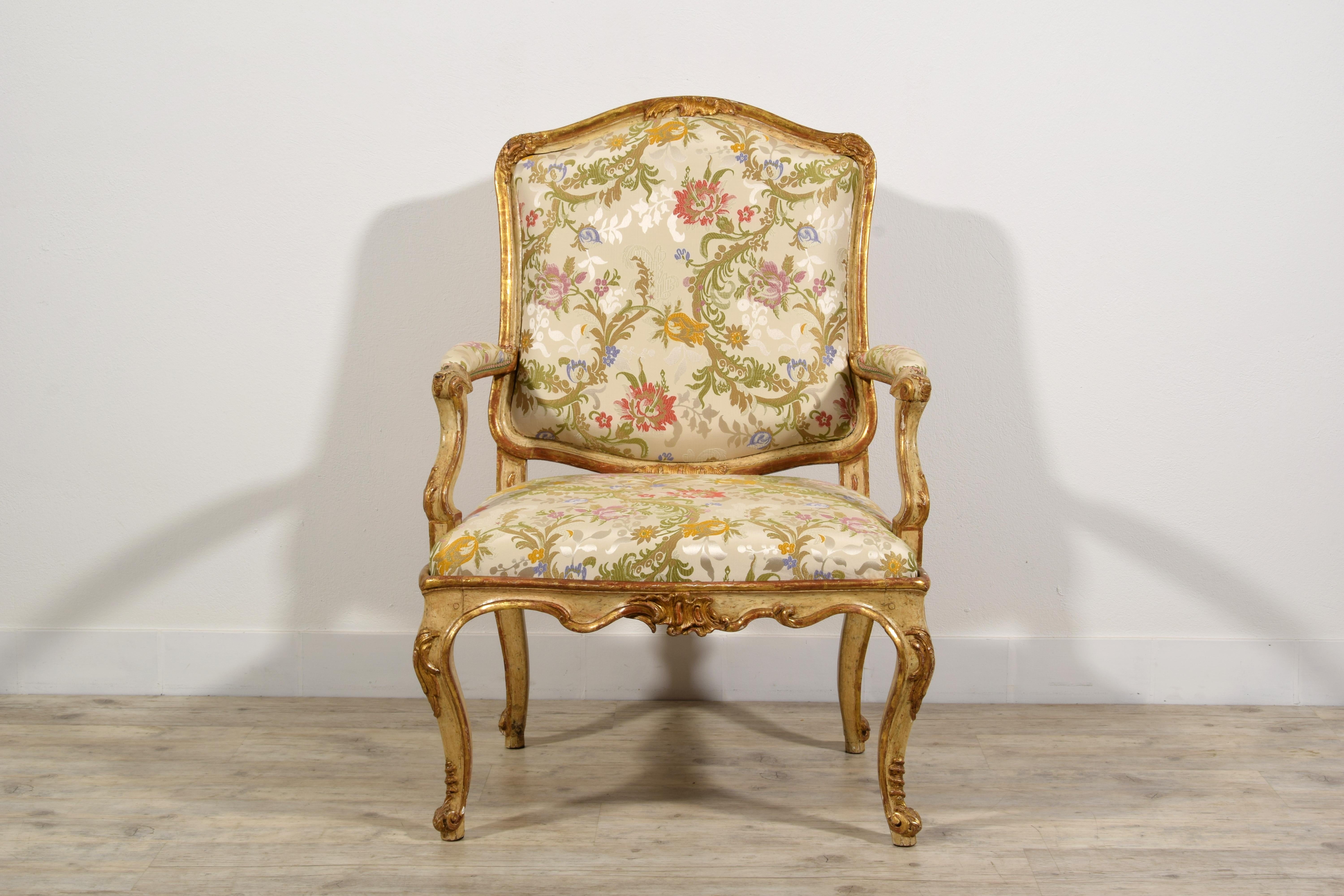 Hand-Carved 18th century, Italian Rococo Lacquered and Giltwood Armchairs  For Sale