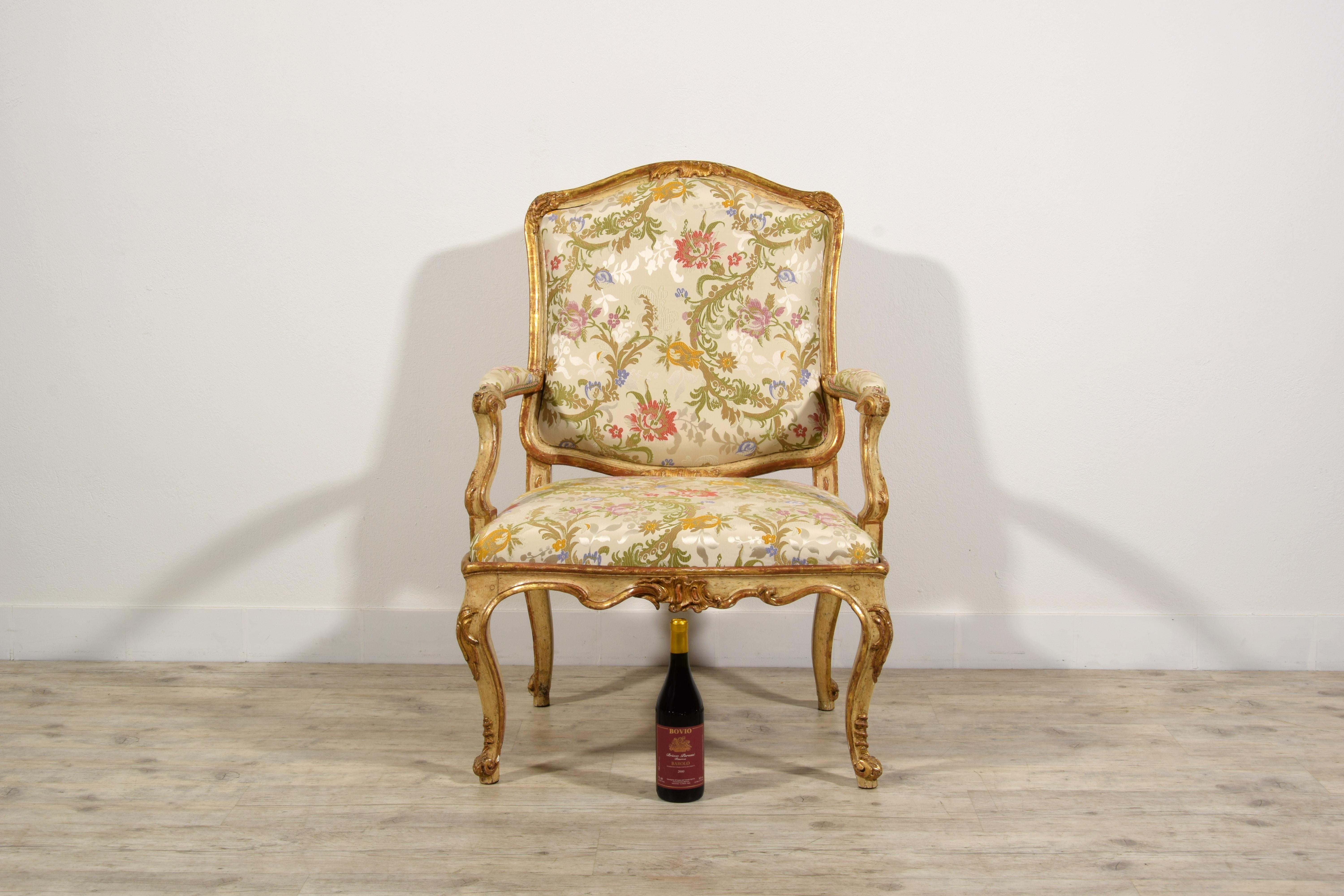 18th century, Italian Rococo Lacquered and Giltwood Armchairs  For Sale 1