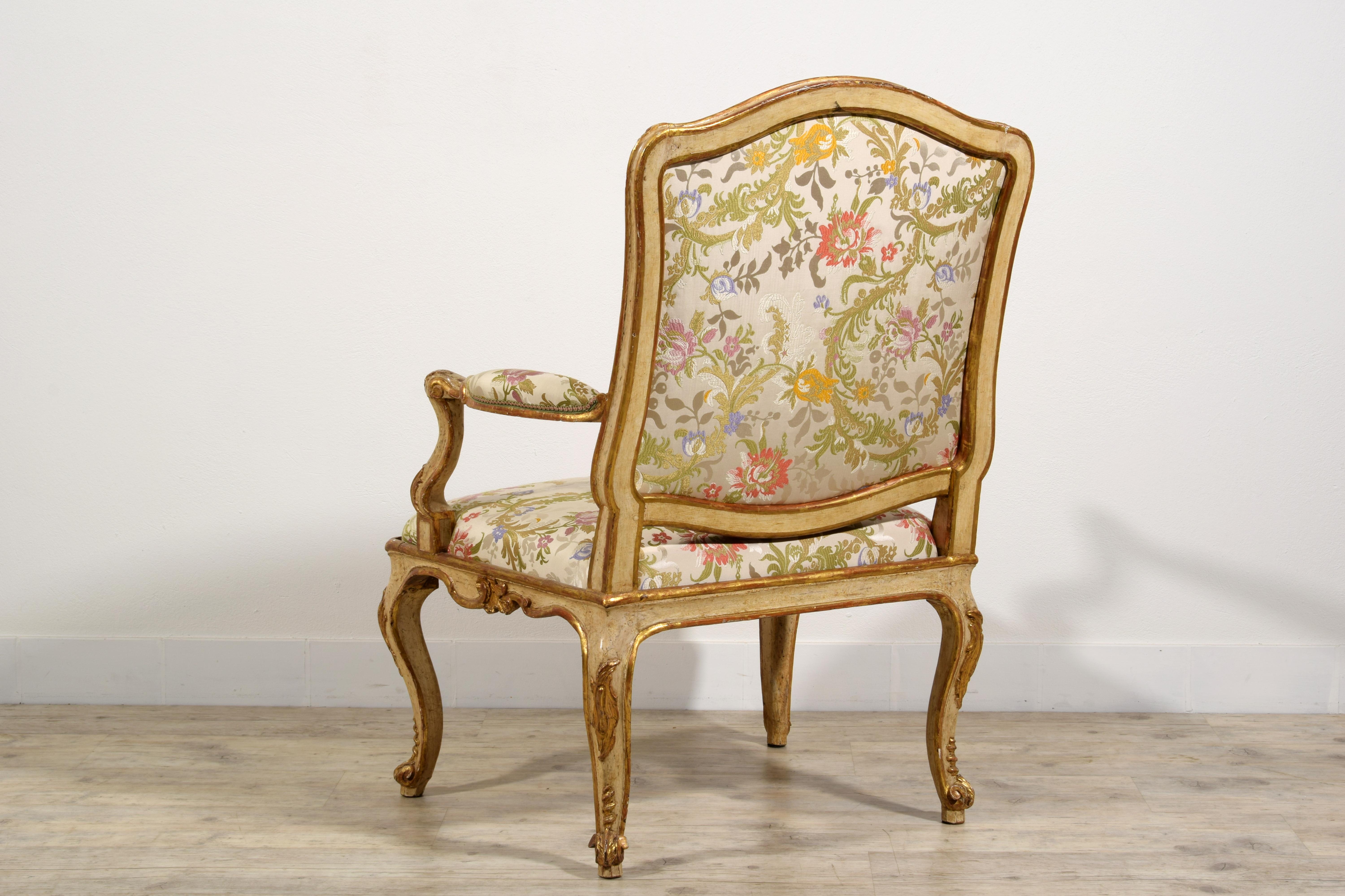18th century, Italian Rococo Lacquered and Giltwood Armchairs  For Sale 2