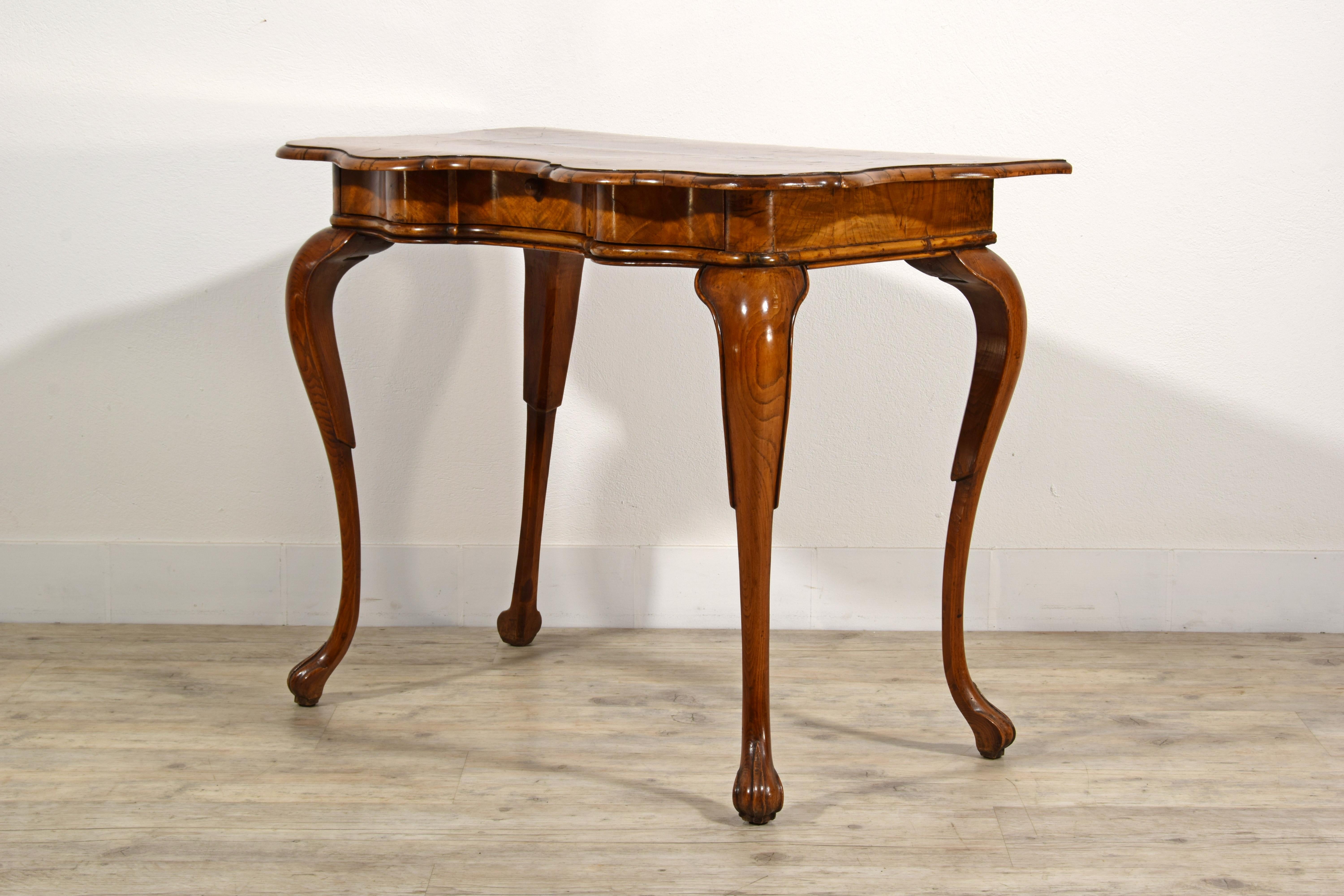 18. Jahrhundert, Italienischer Rokoko Wood Konsolentisch im Angebot 9