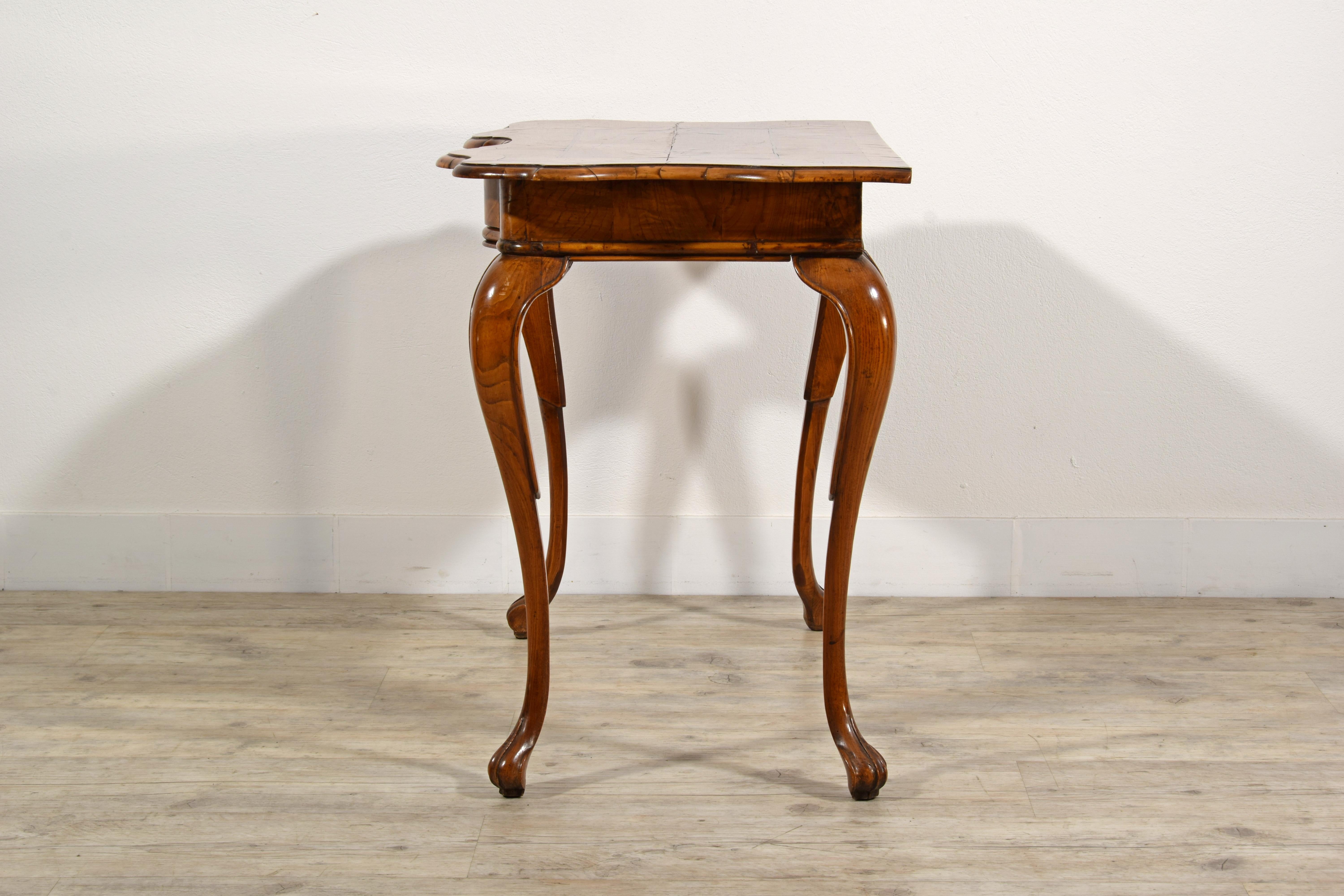 18. Jahrhundert, Italienischer Rokoko Wood Konsolentisch im Angebot 11