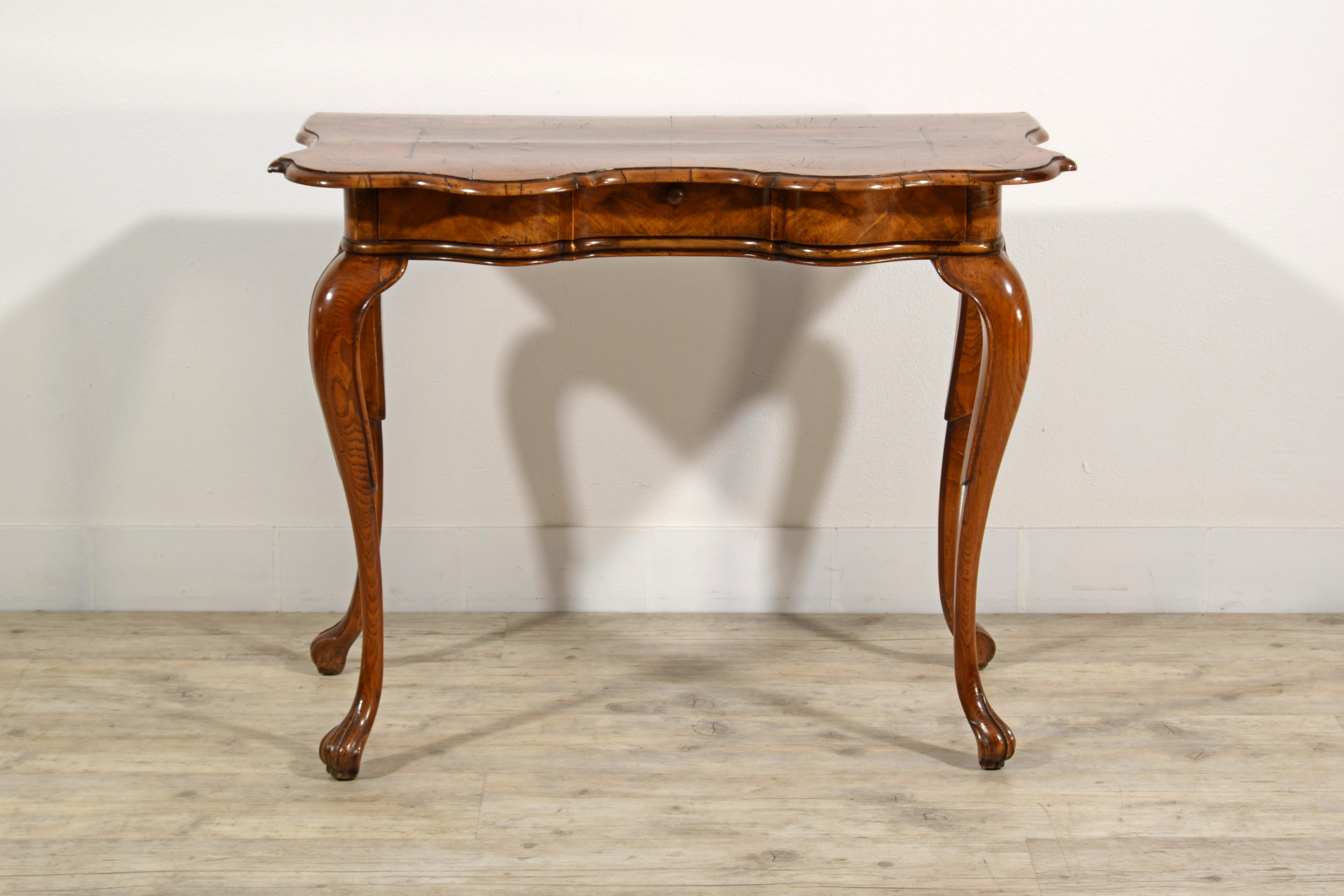 18. Jahrhundert, Italienischer Rokoko Wood Konsolentisch im Angebot 15