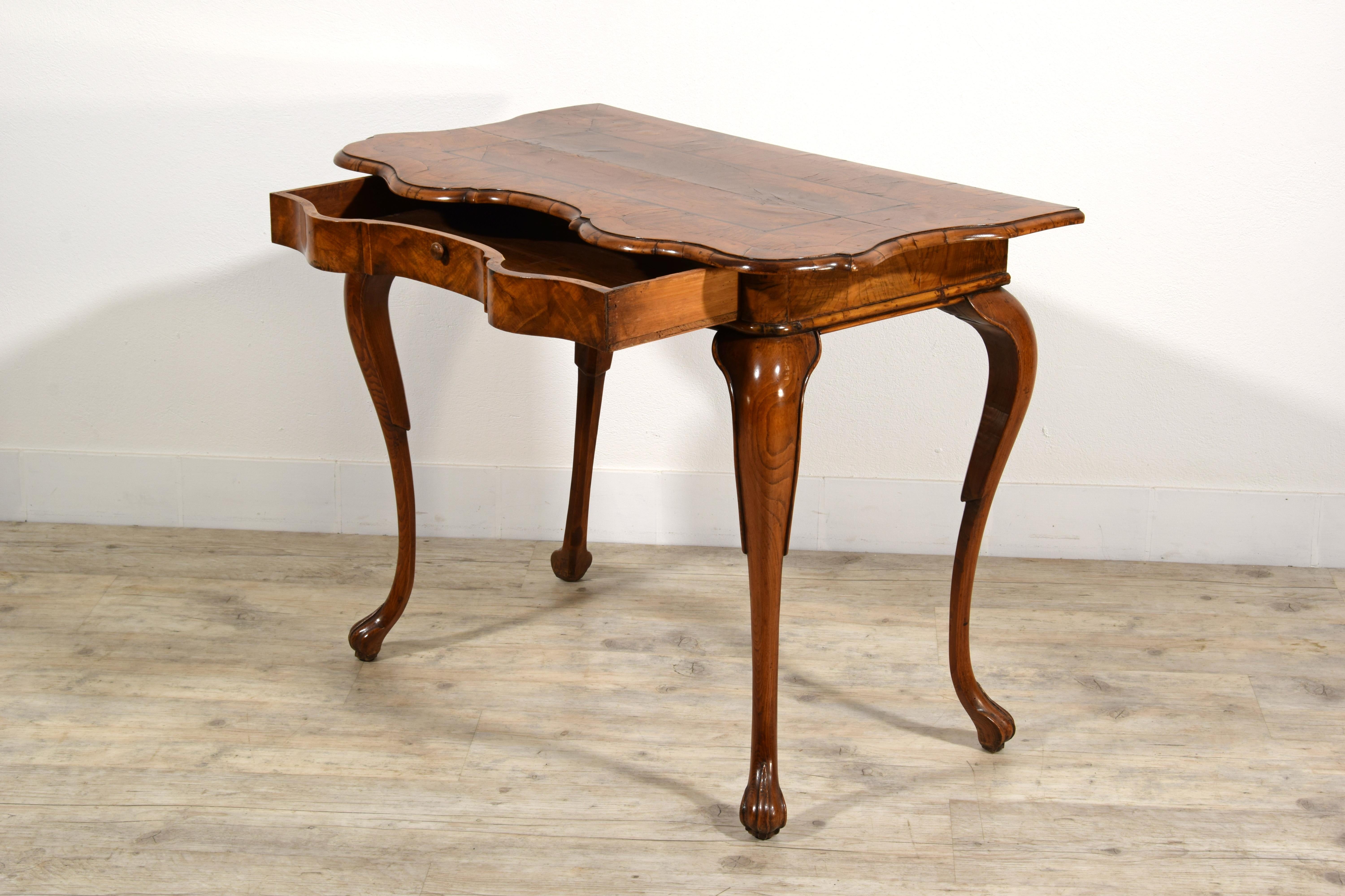 18. Jahrhundert, Italienischer Rokoko Wood Konsolentisch im Angebot 3