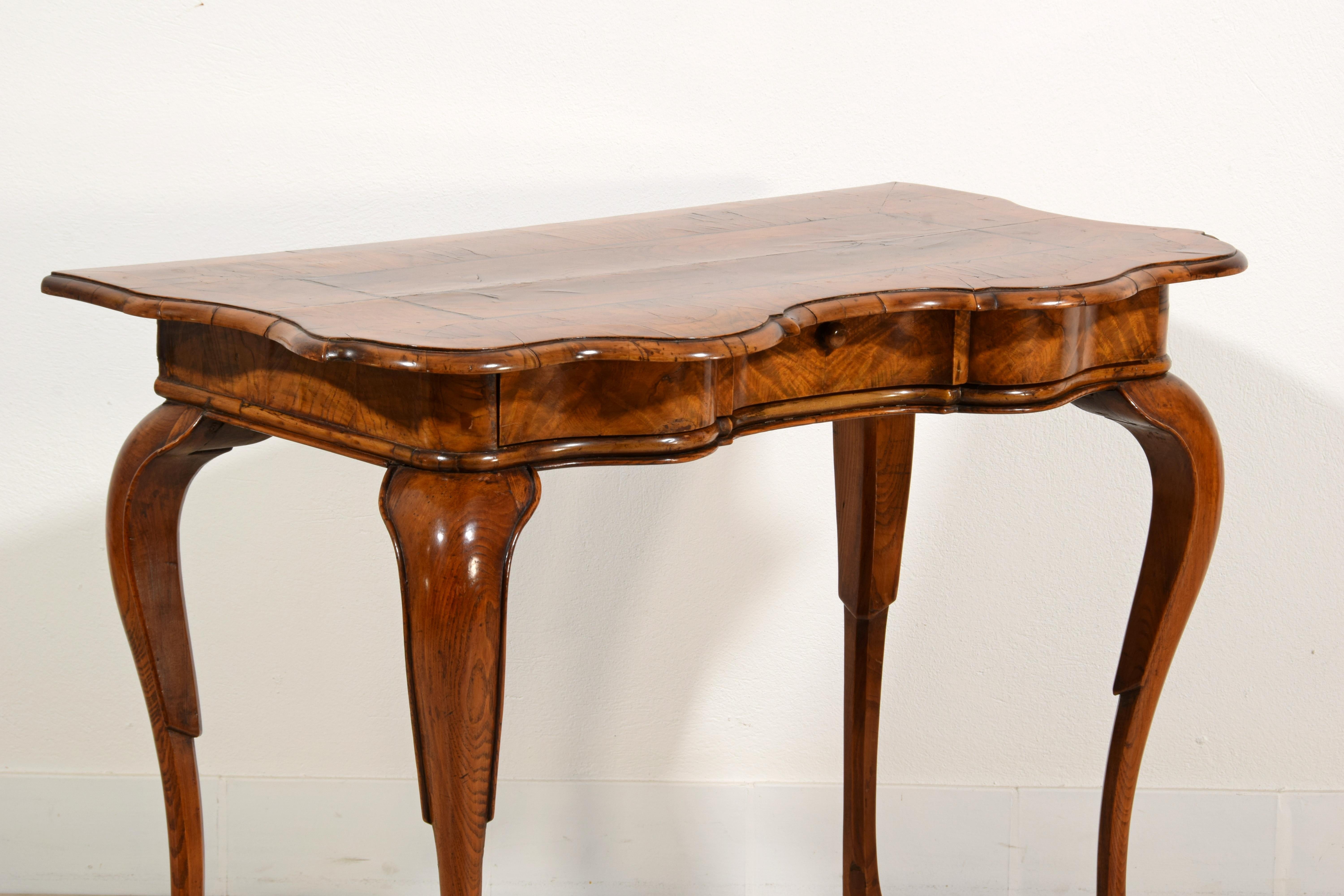 18. Jahrhundert, Italienischer Rokoko Wood Konsolentisch im Angebot 4
