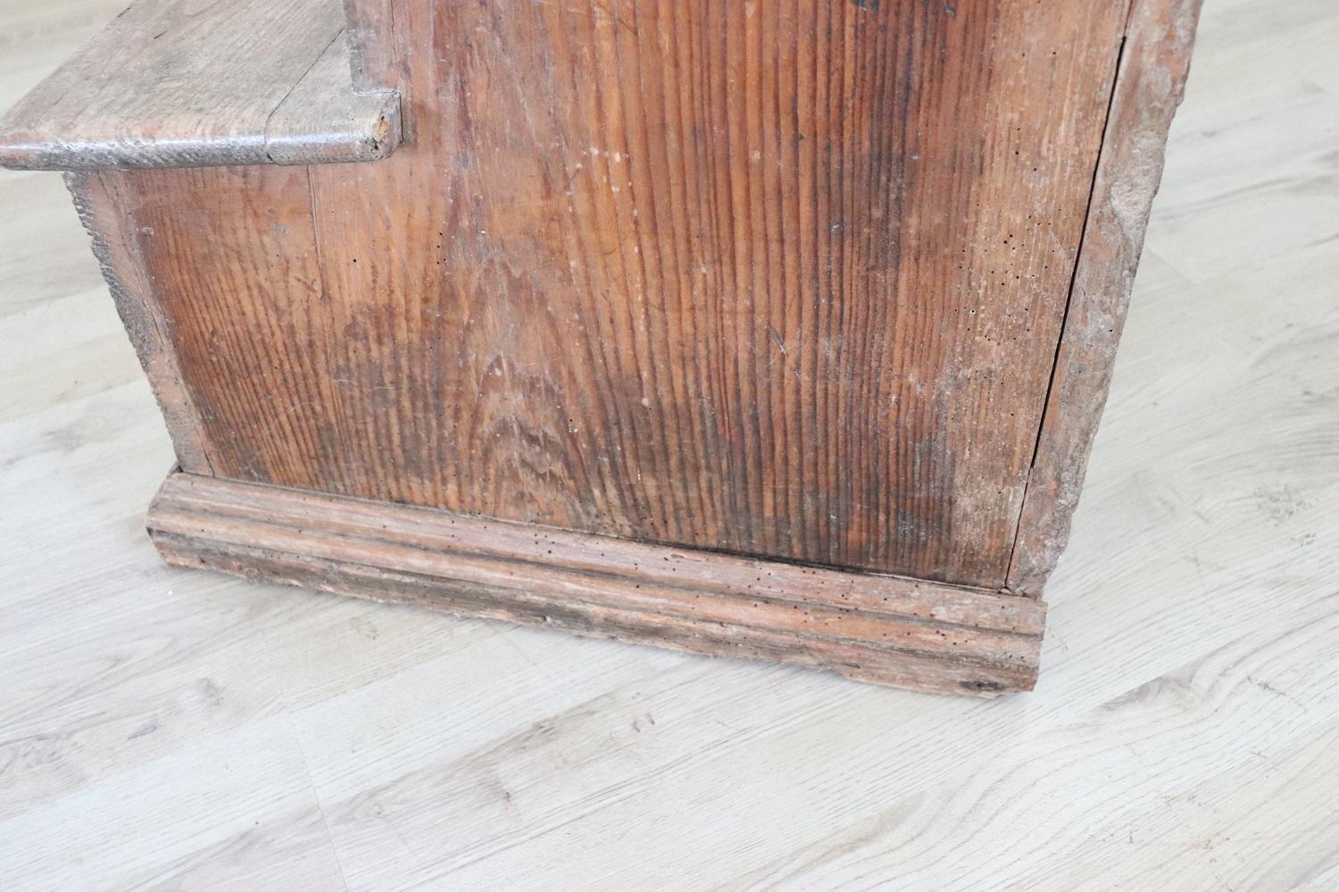 18th Century Italian Rustic Antique Kneeler in Larch Wood For Sale 3