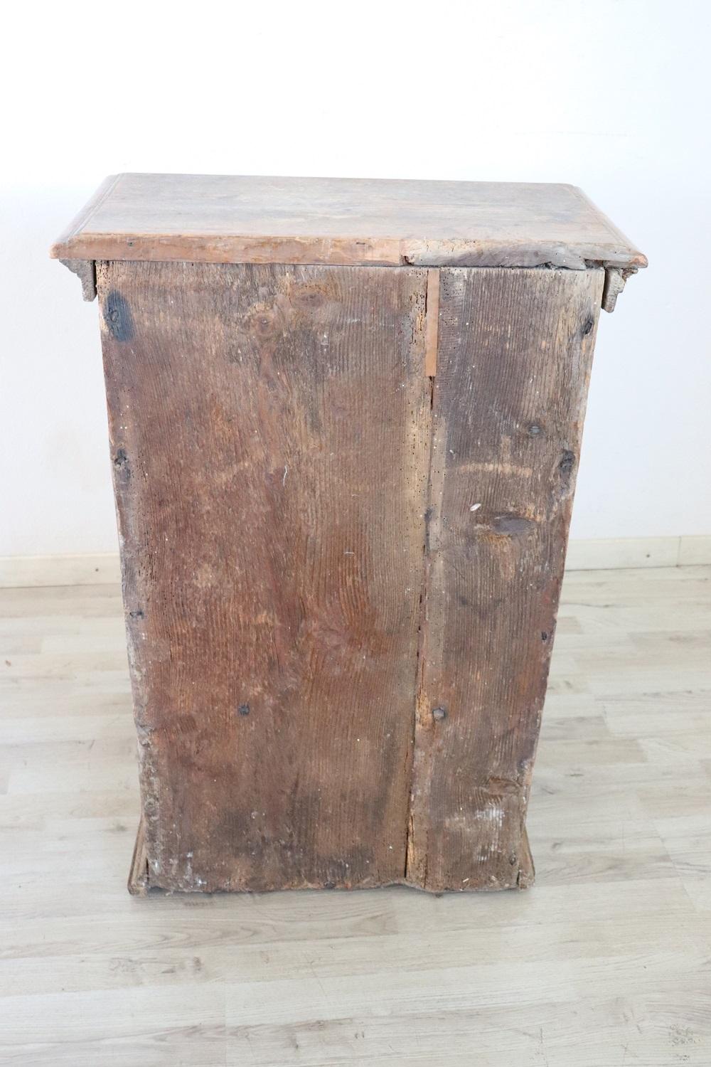18th Century Italian Rustic Antique Kneeler in Larch Wood For Sale 4