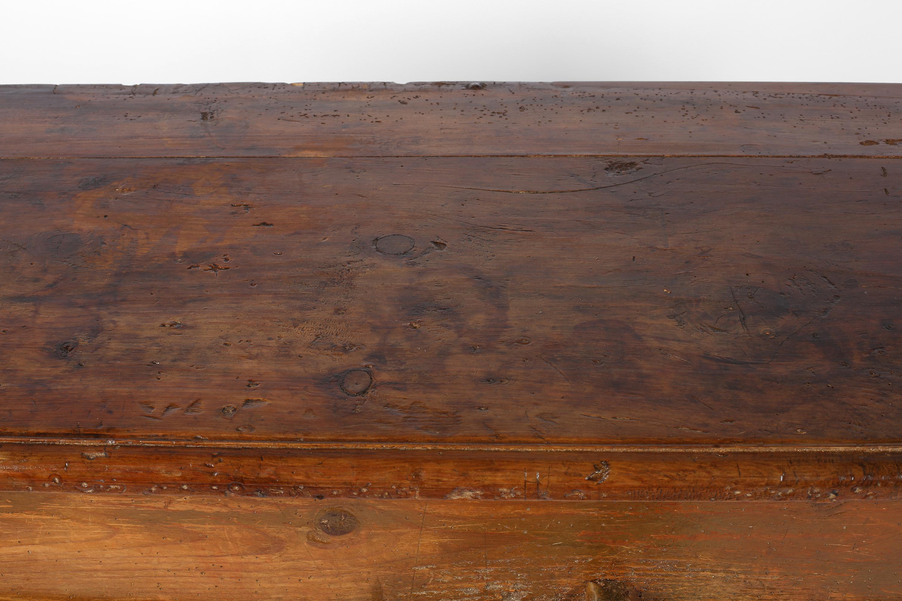 18th Century Italian Rustic Pine Credenza from Veneto For Sale 11