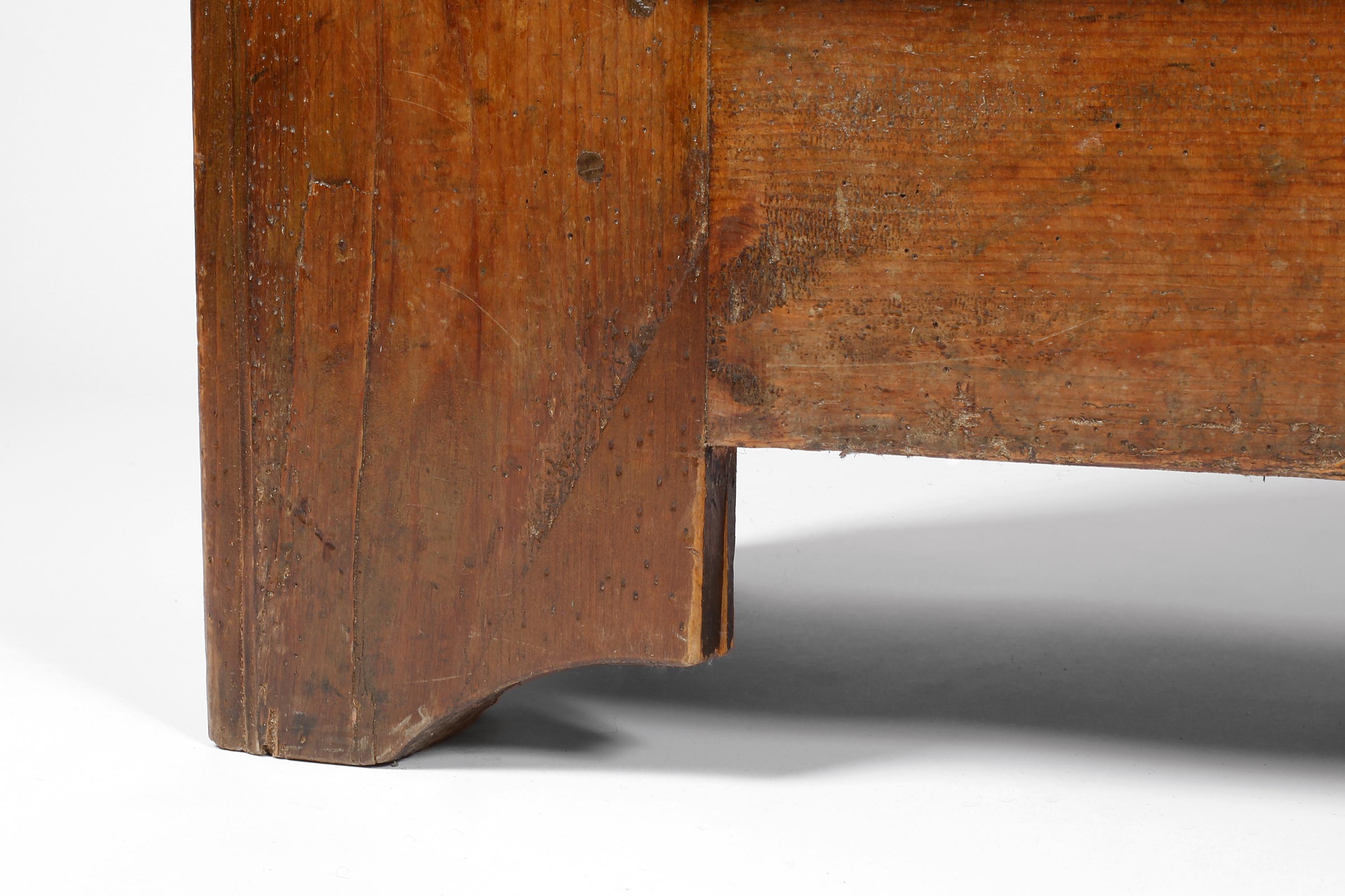 18th Century Italian Rustic Pine Credenza from Veneto For Sale 14