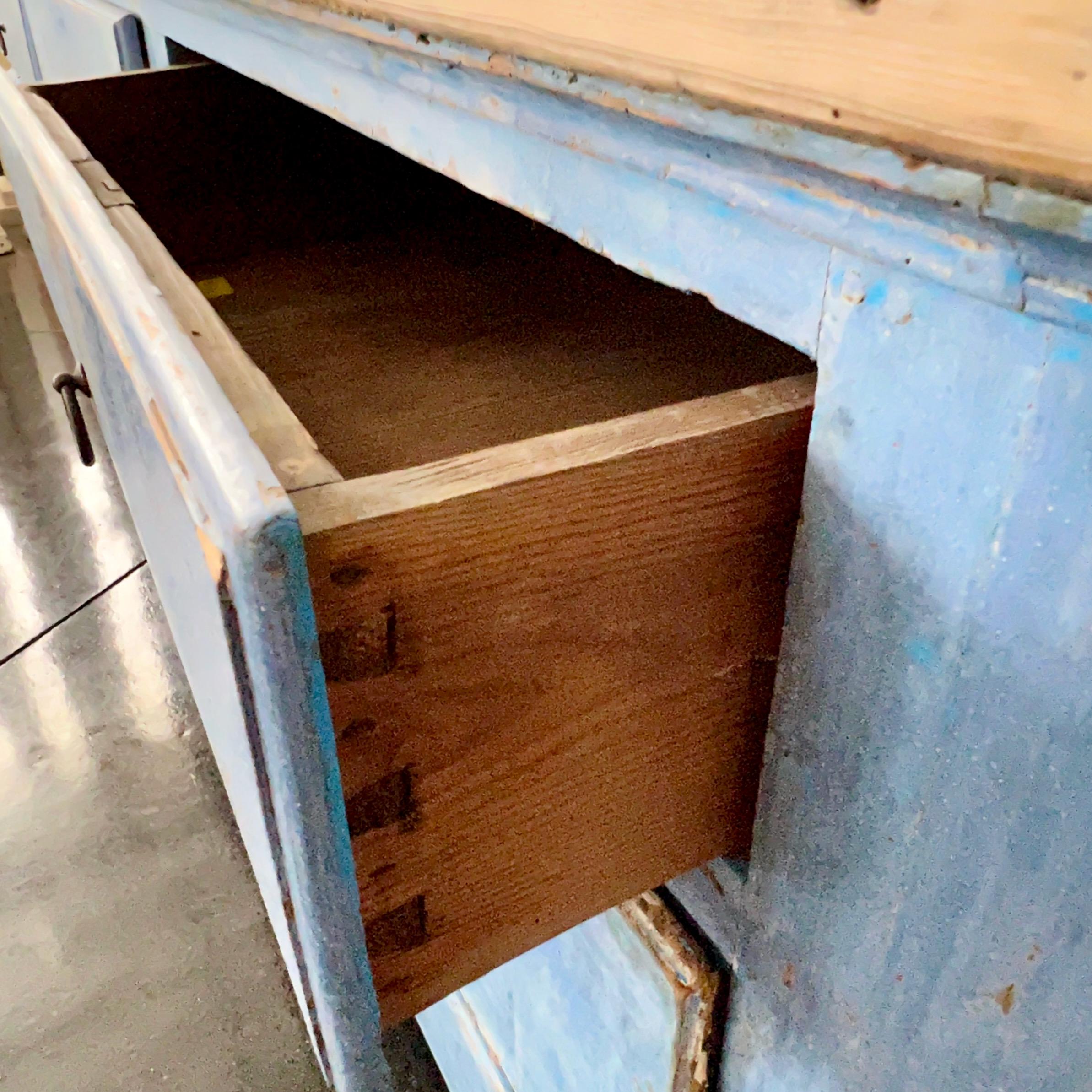 18th century Italian Rustic Sideboard For Sale 4