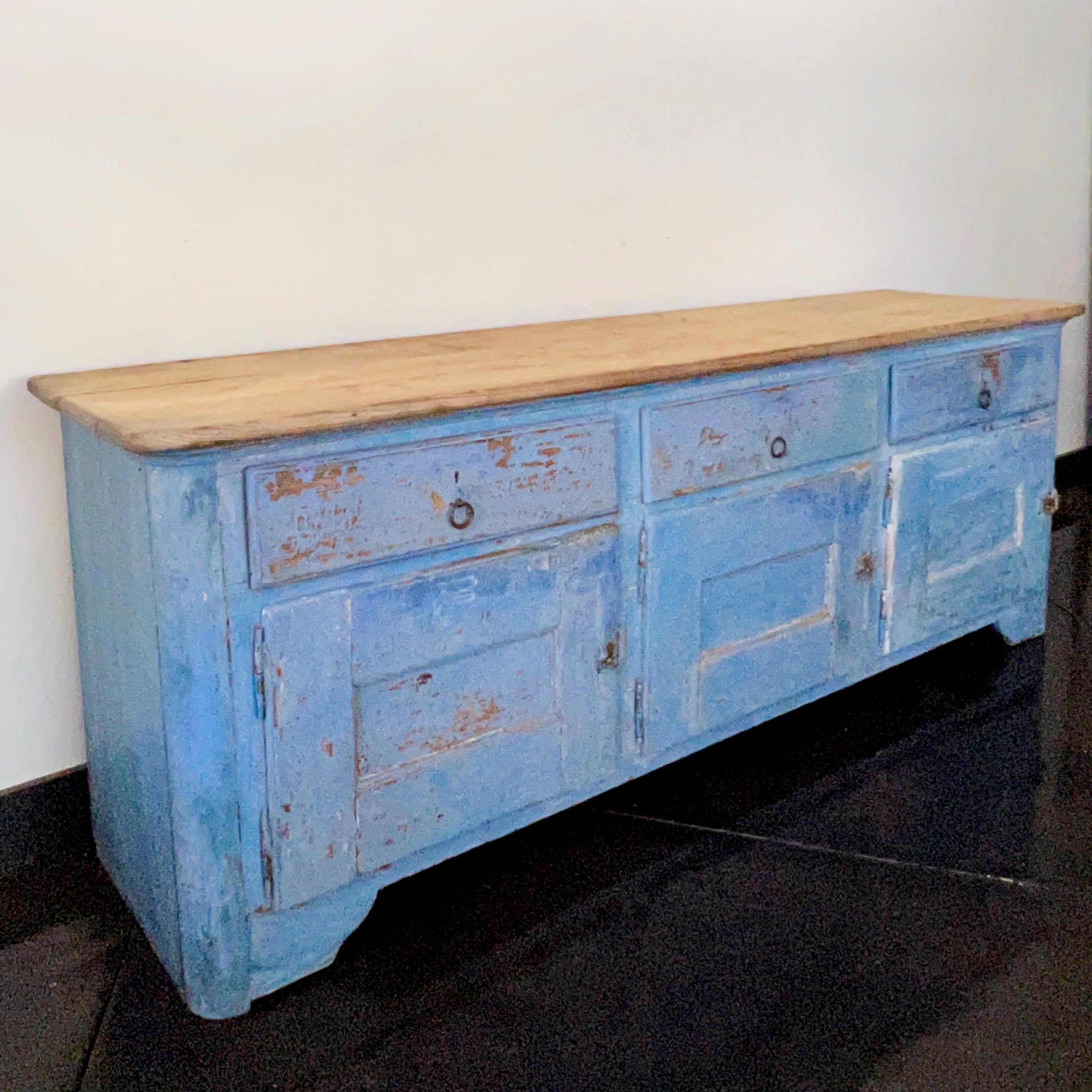 18th century Italian Rustic Sideboard In Good Condition For Sale In Charleston, SC