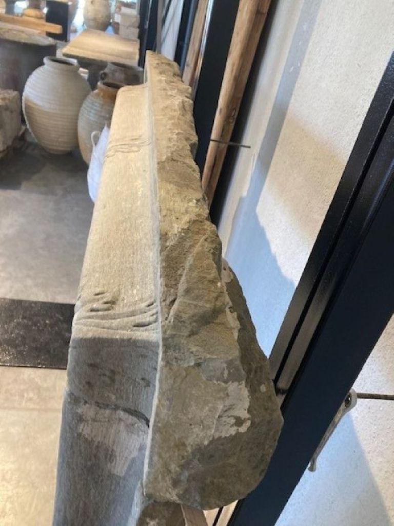 Repisa de chimenea de arenisca italiana del siglo XVIII Arenisca en venta