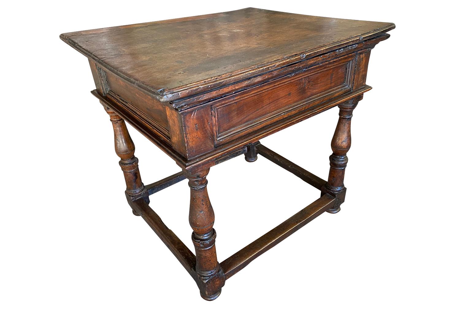 18th Century Italian Side Table For Sale 8