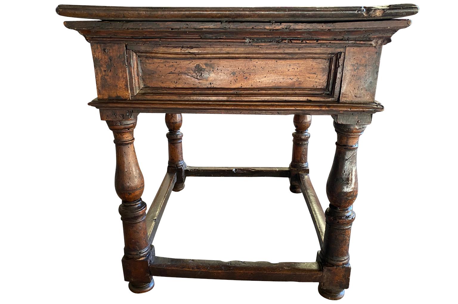 18th Century Italian Side Table For Sale 1