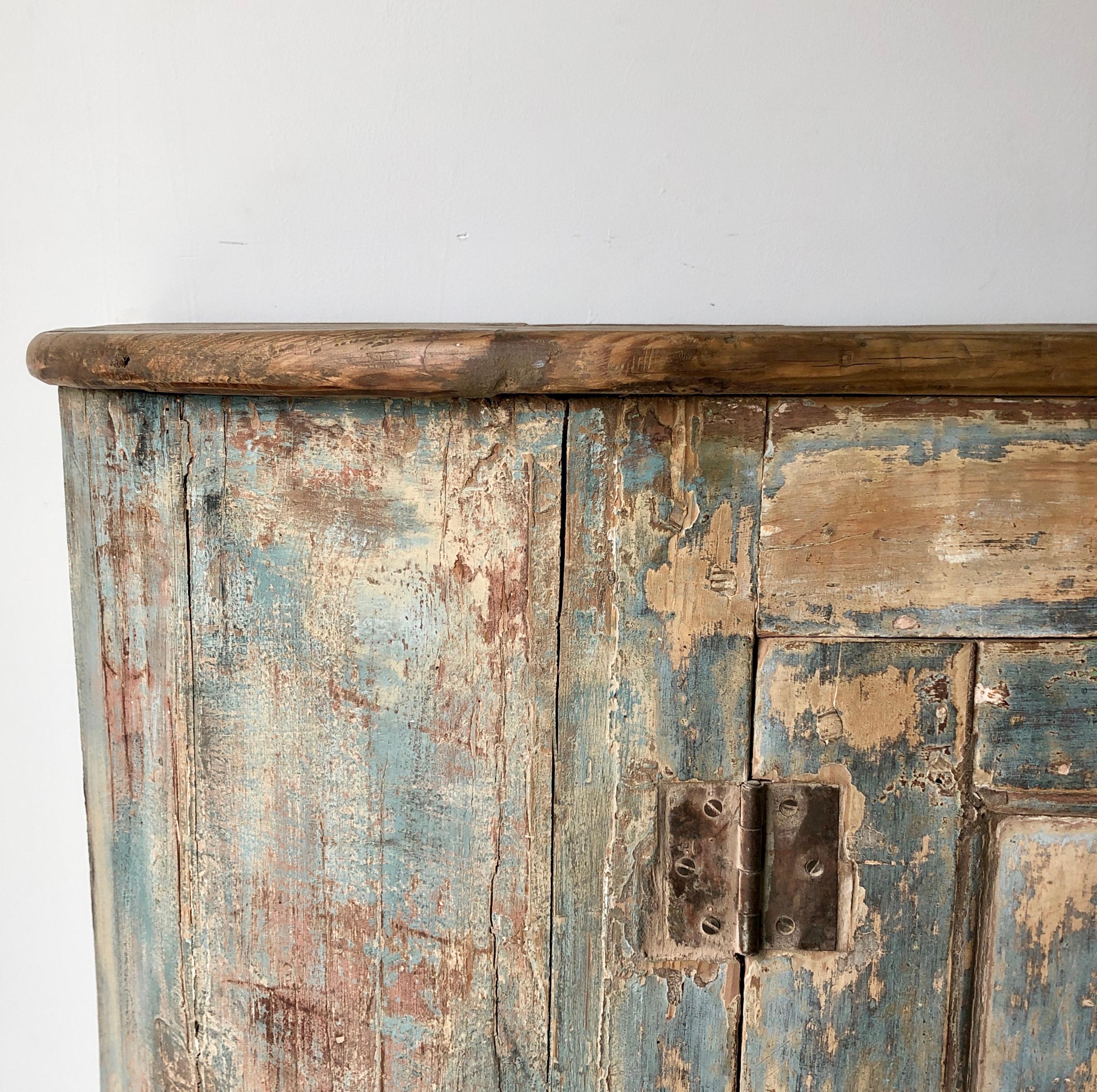 18th century Italian Sideboard In Distressed Condition In Charleston, SC