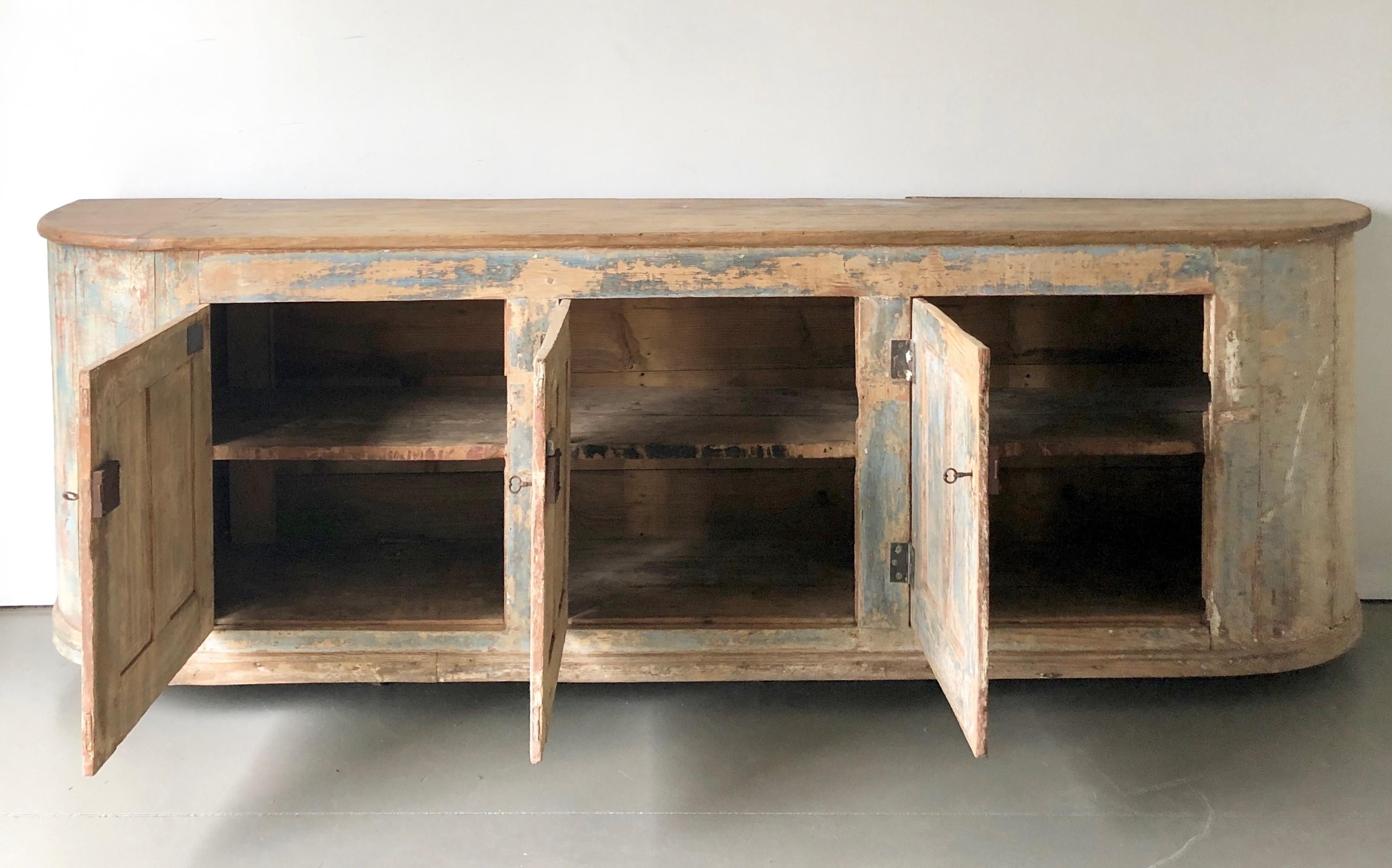 18th century Italian Sideboard 3