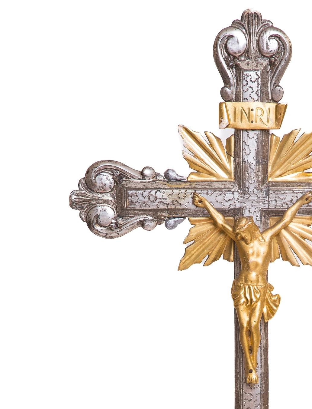 Rococo 18th Century Italian Silver and Gold Crucifix with Mica and Calcite Crystal For Sale