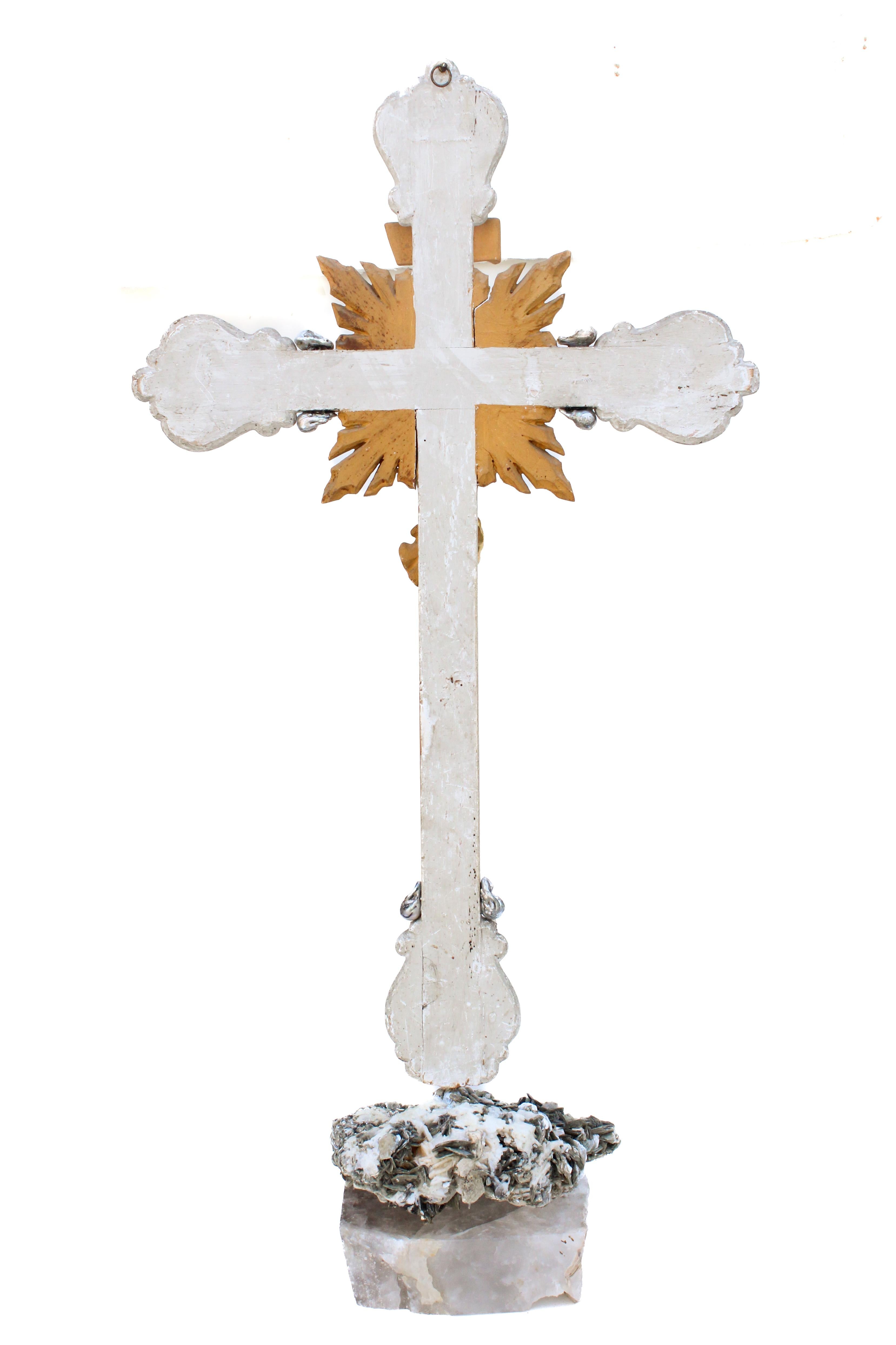 18th Century Italian Silver and Gold Crucifix with Mica and Calcite Crystal In Good Condition For Sale In Dublin, Dalkey