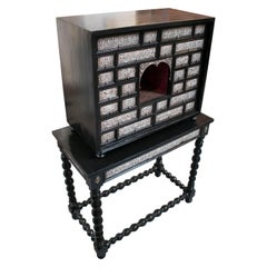Scrivania e cassettiera Bargueño in argento e legno ebanizzato del XVIII secolo