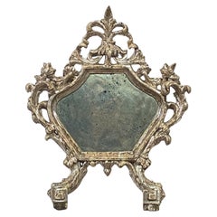 Petit miroir italien Memento Mori du 18ème siècle en argent doré