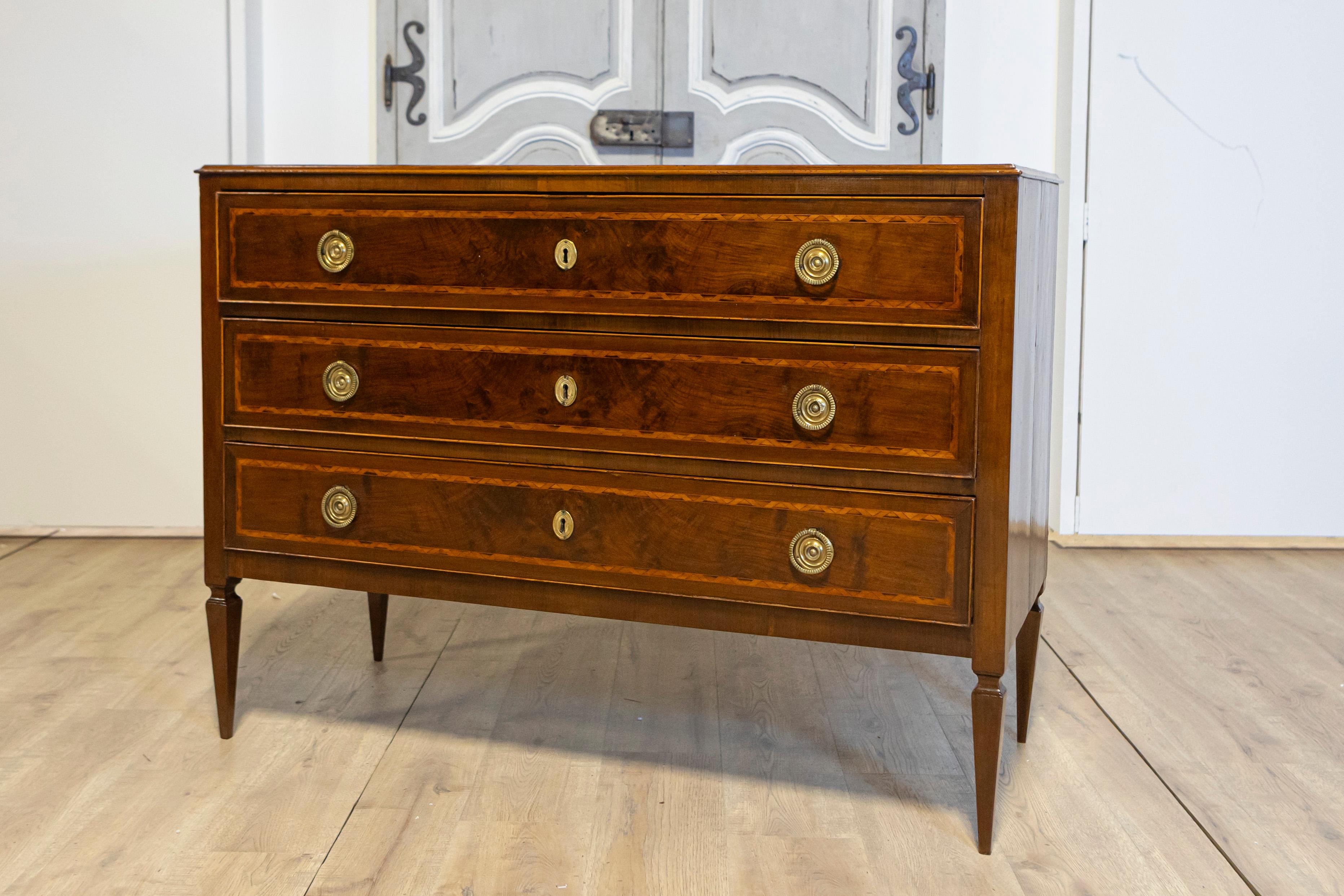 Cómoda italiana Directoire del siglo XVIII Italiano en venta