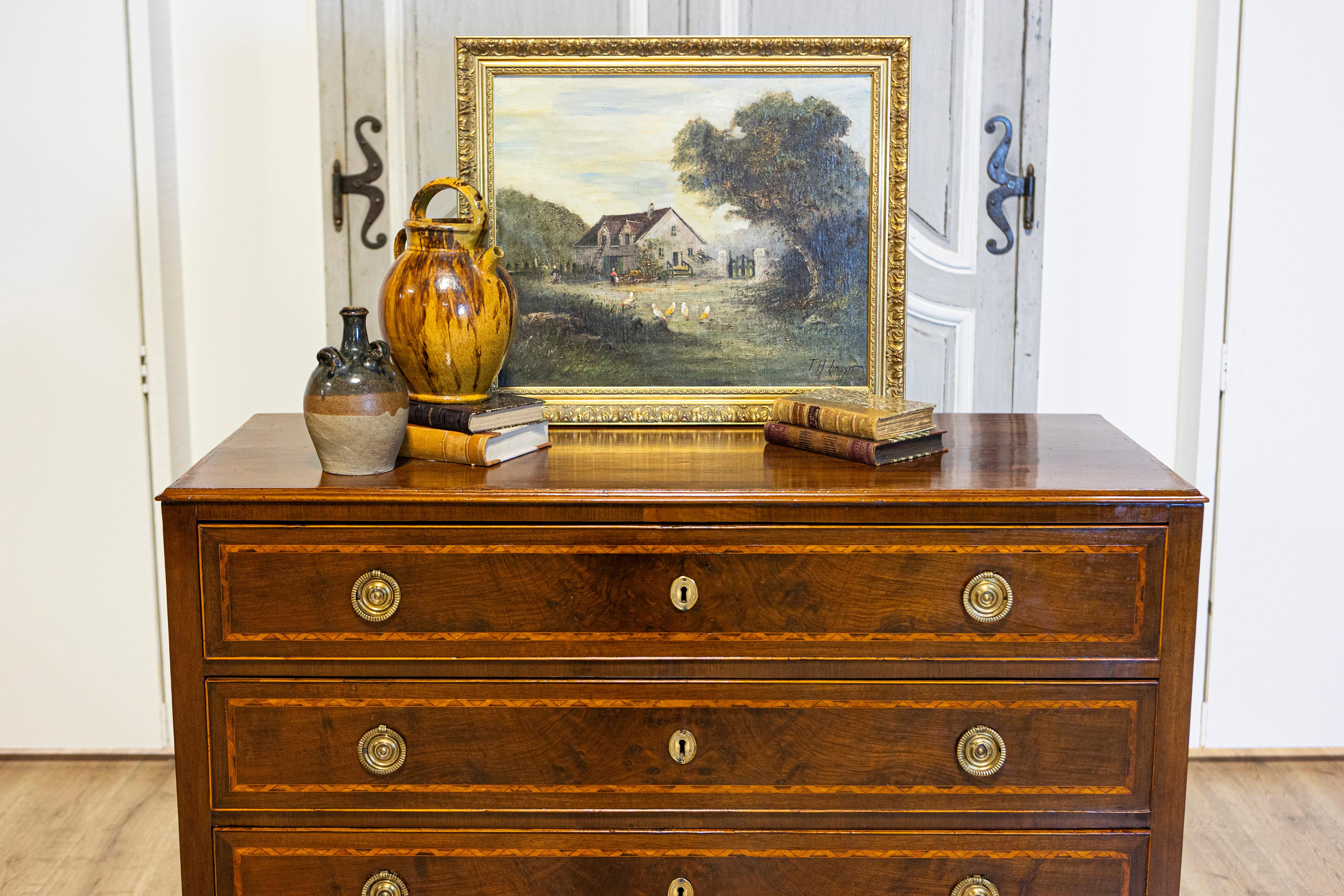 Cómoda italiana Directoire del siglo XVIII Nogal en venta