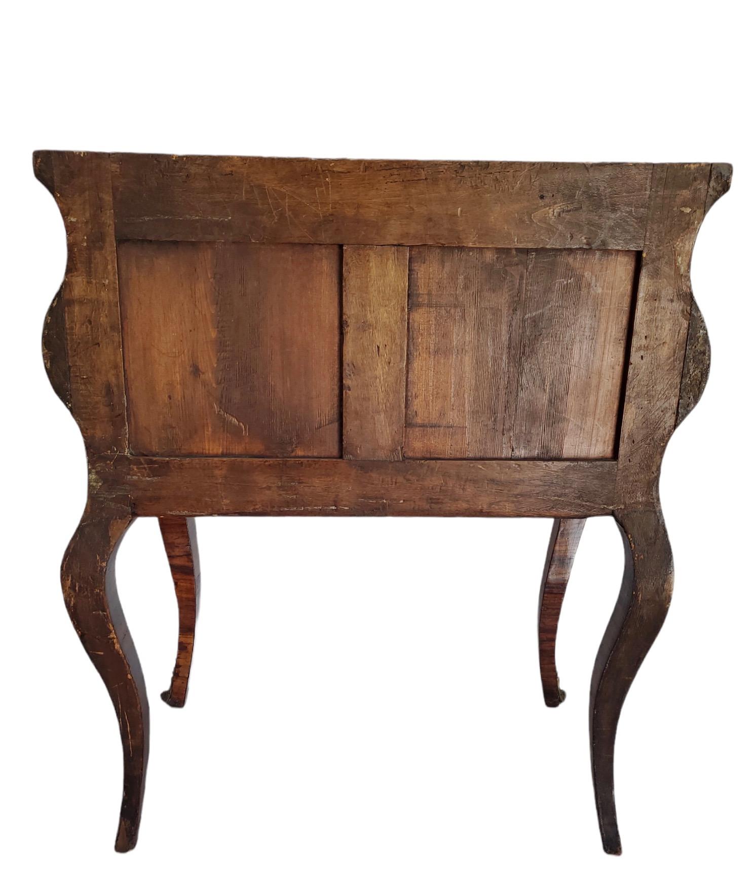 18th Century Italian Small Marble Top Commode For Sale 1