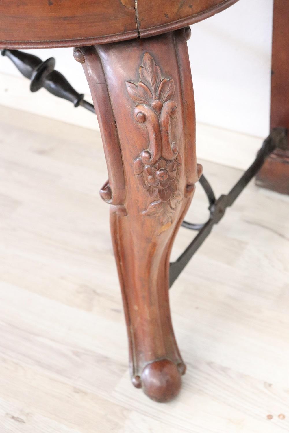 18th Century Italian Solid Oak Wood Antique Console Table In Good Condition For Sale In Casale Monferrato, IT