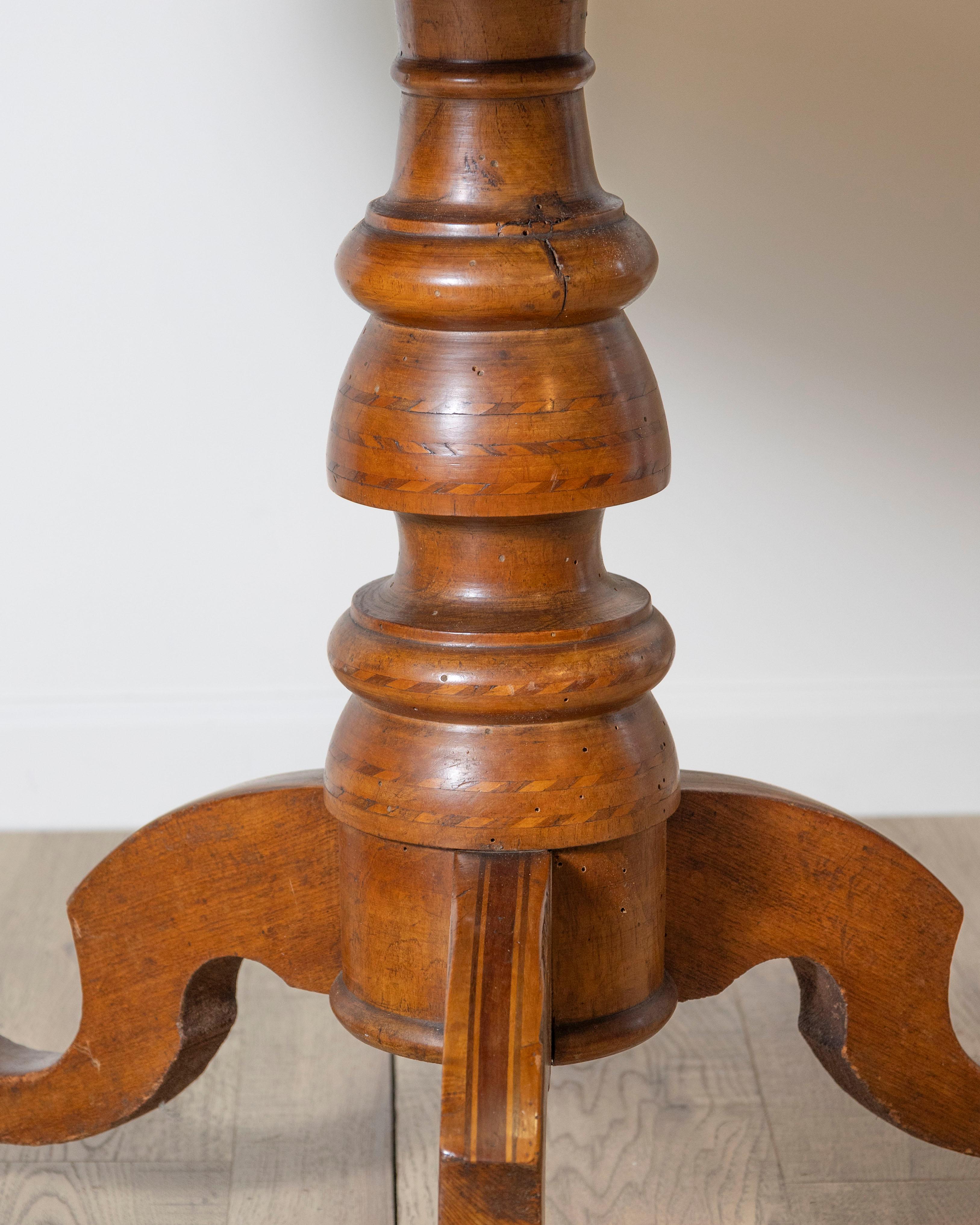 Table centrale italienne Sorrento du 18e siècle avec plateau en étoile incrusté en vente 1