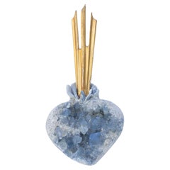 Rayo de Sol Italiano del Siglo XVIII sobre Geoda de Celesita Azul Corazón con Coral Azul