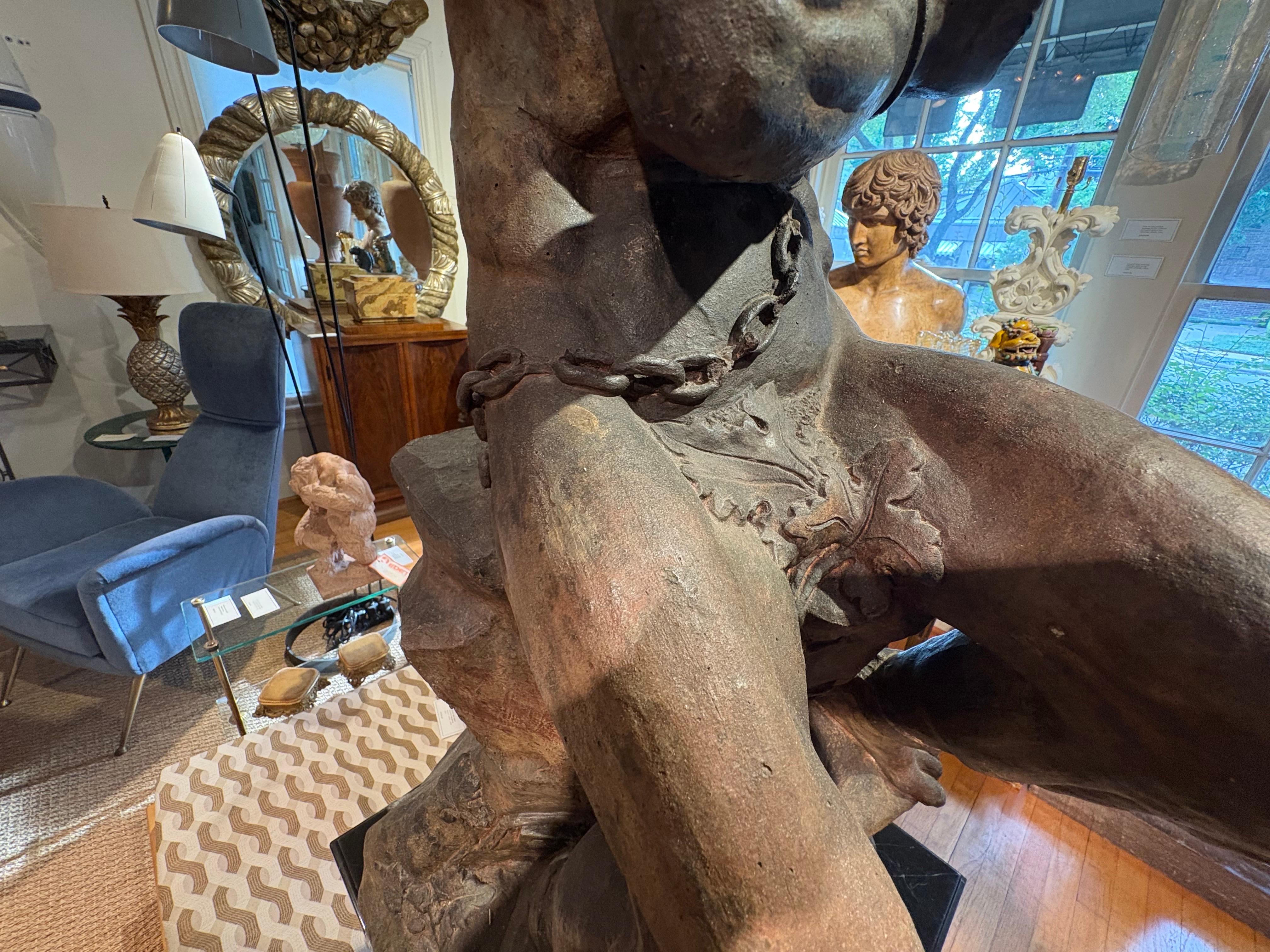 Scultura di Prometeo in terracotta italiana del XVIII secolo in vendita 9