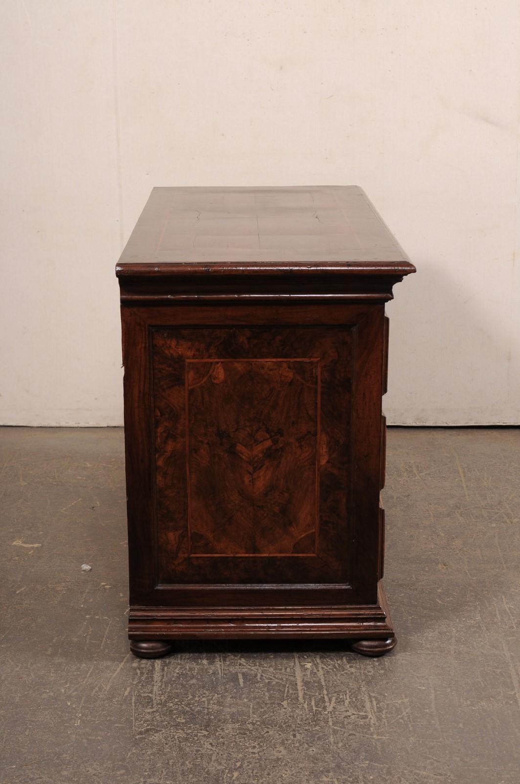 18th Century Italian Three-Drawer Chest w/Attractive Burl Veneer & Inlay Banding For Sale 1