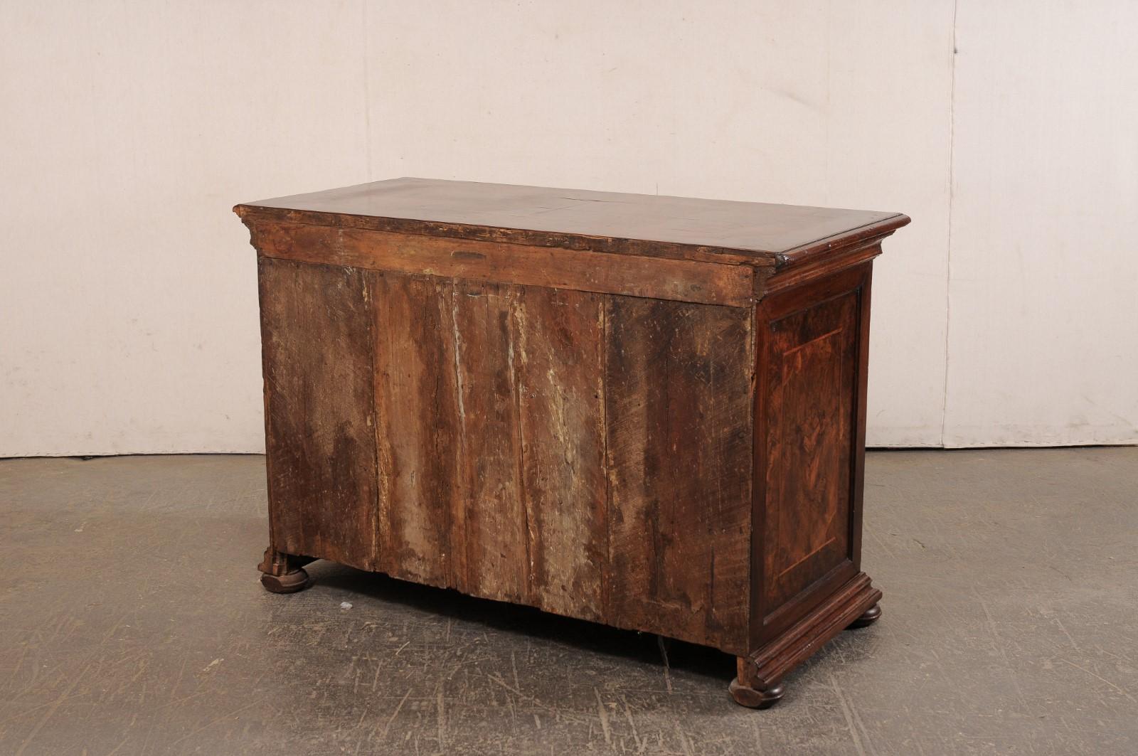 18th Century Italian Three-Drawer Chest w/Attractive Burl Veneer & Inlay Banding For Sale 2