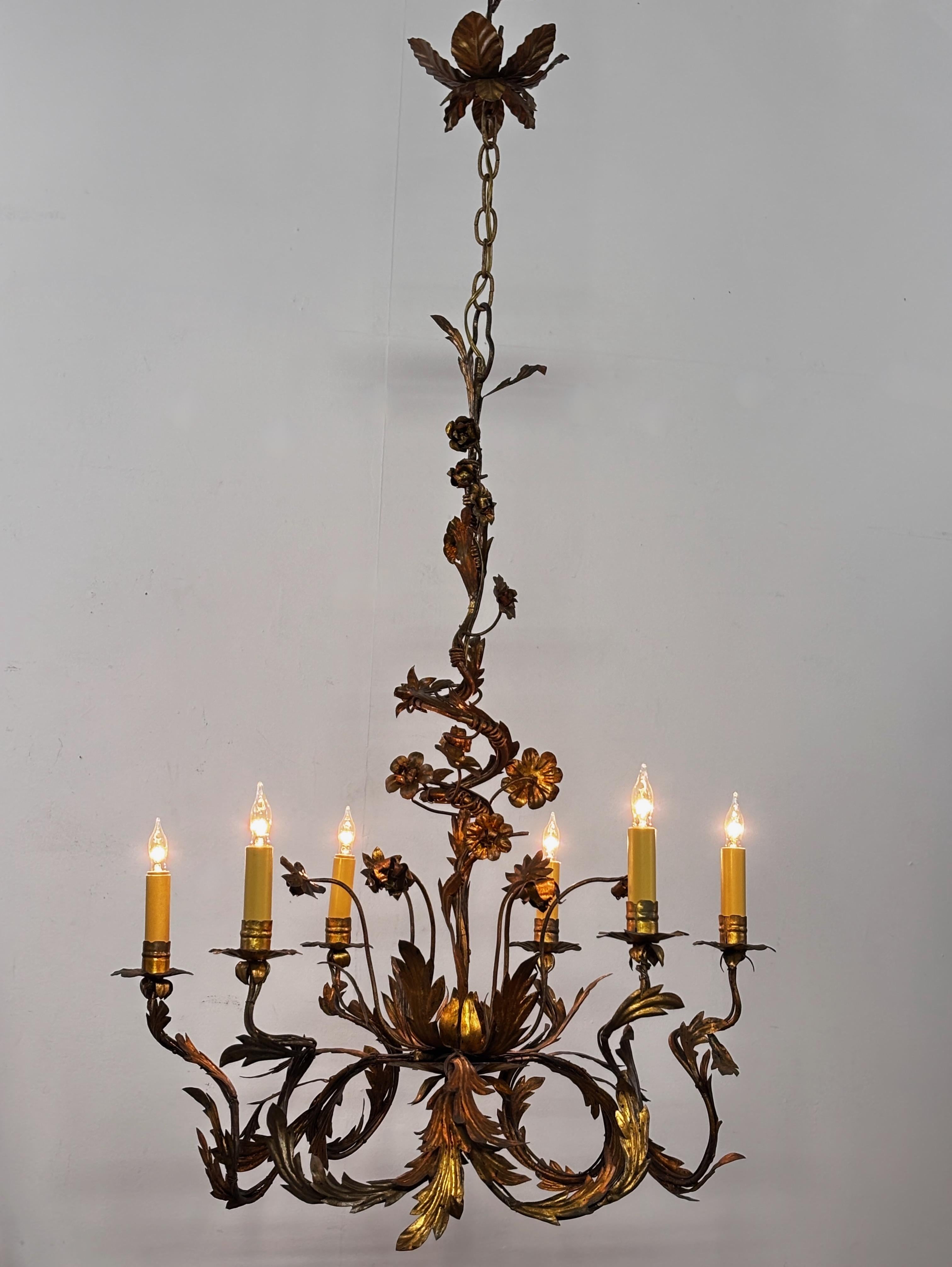 Candelabro italiano del siglo XVIII pintado al tolete y dorado en Bueno estado para la venta en San Francisco, CA