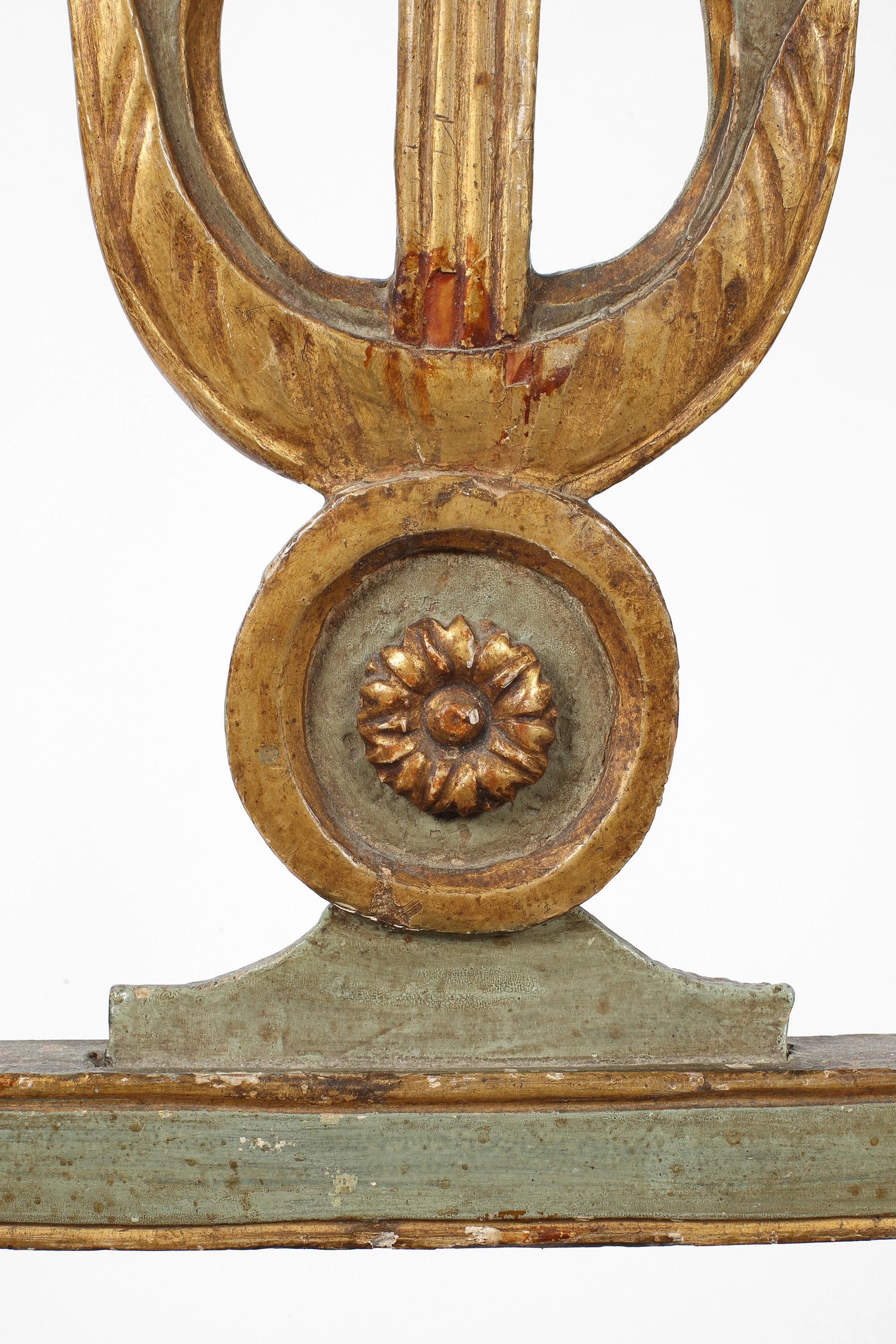 Chaise de salle à manger toscanne du 18ème siècle peinte et dorée polychrome en vente 4