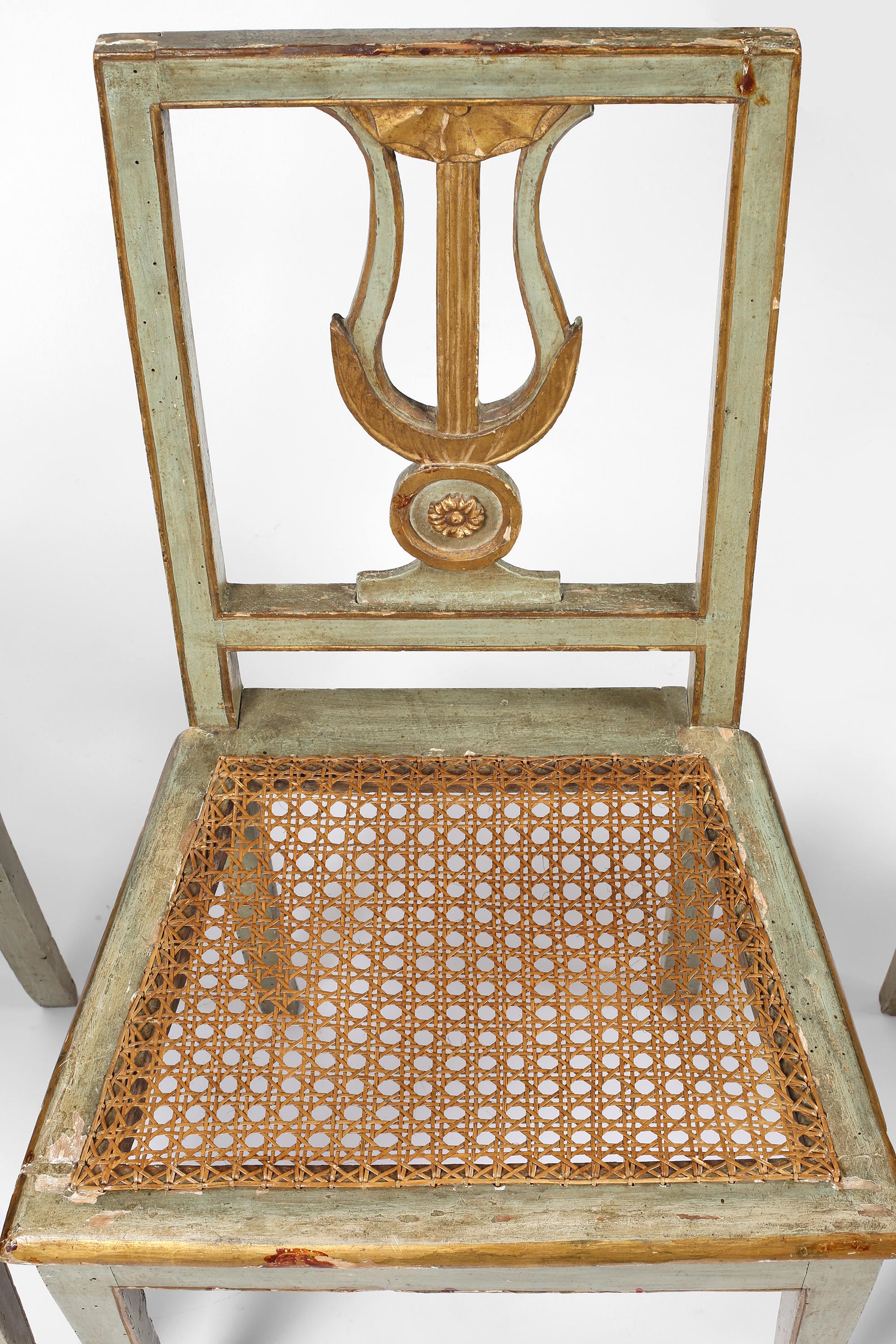 Chaise de salle à manger toscanne du 18ème siècle peinte et dorée polychrome en vente 6